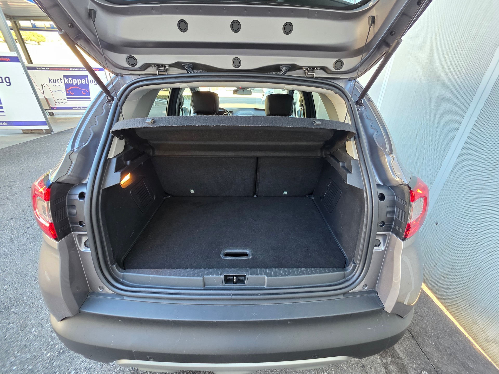 RENAULT Captur 1.5 dCi 90th Anniversary - 4