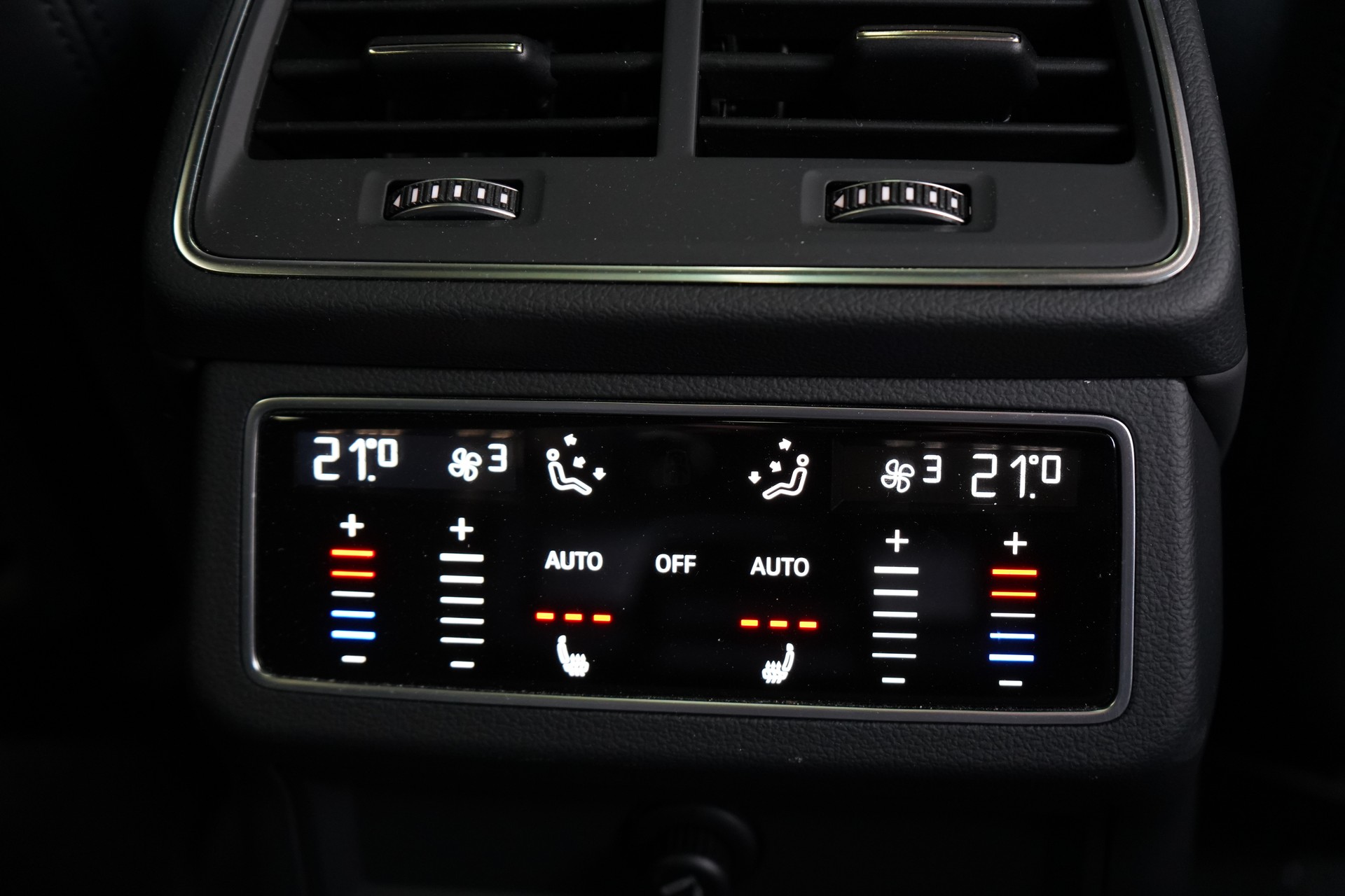 AUDI RS6 Avant 4.0 TFSI V8 quattro / Exklusiv Carbon Kit ** - 31