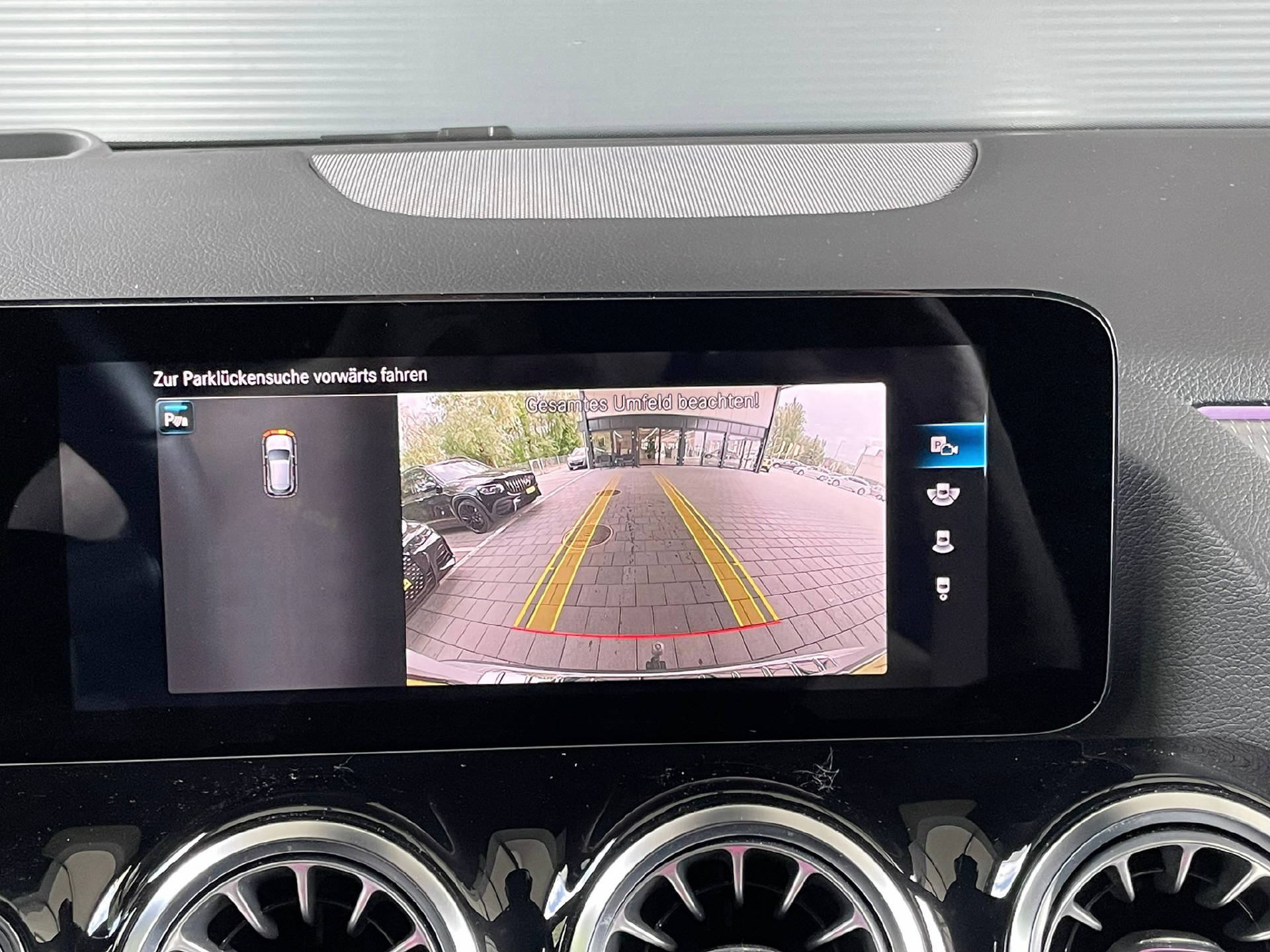 MERCEDES-BENZ GLA 220 d Progressive 4matic-11