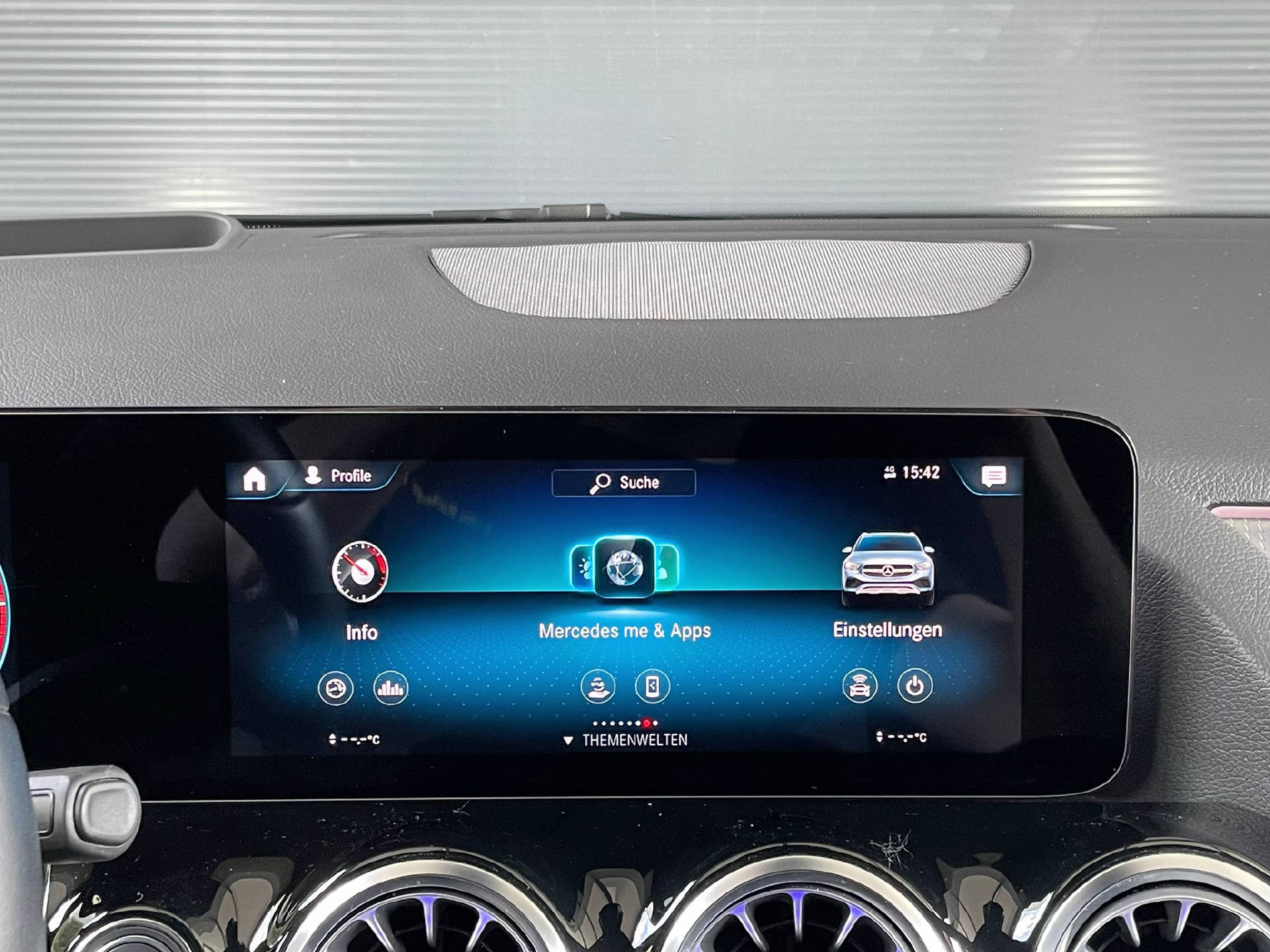 MERCEDES-BENZ GLA 220 d Progressive 4matic-14