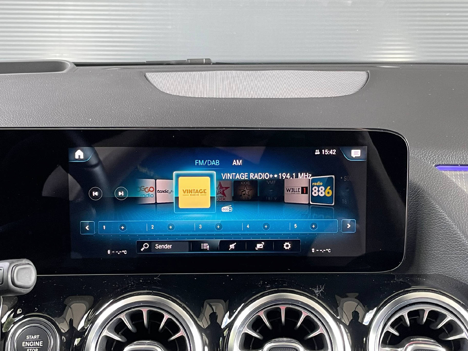 MERCEDES-BENZ GLA 220 d Progressive 4matic-15