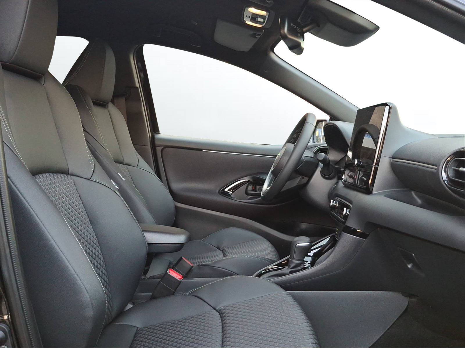 TOYOTA Yaris 1.5 Premium e-CVT - 11