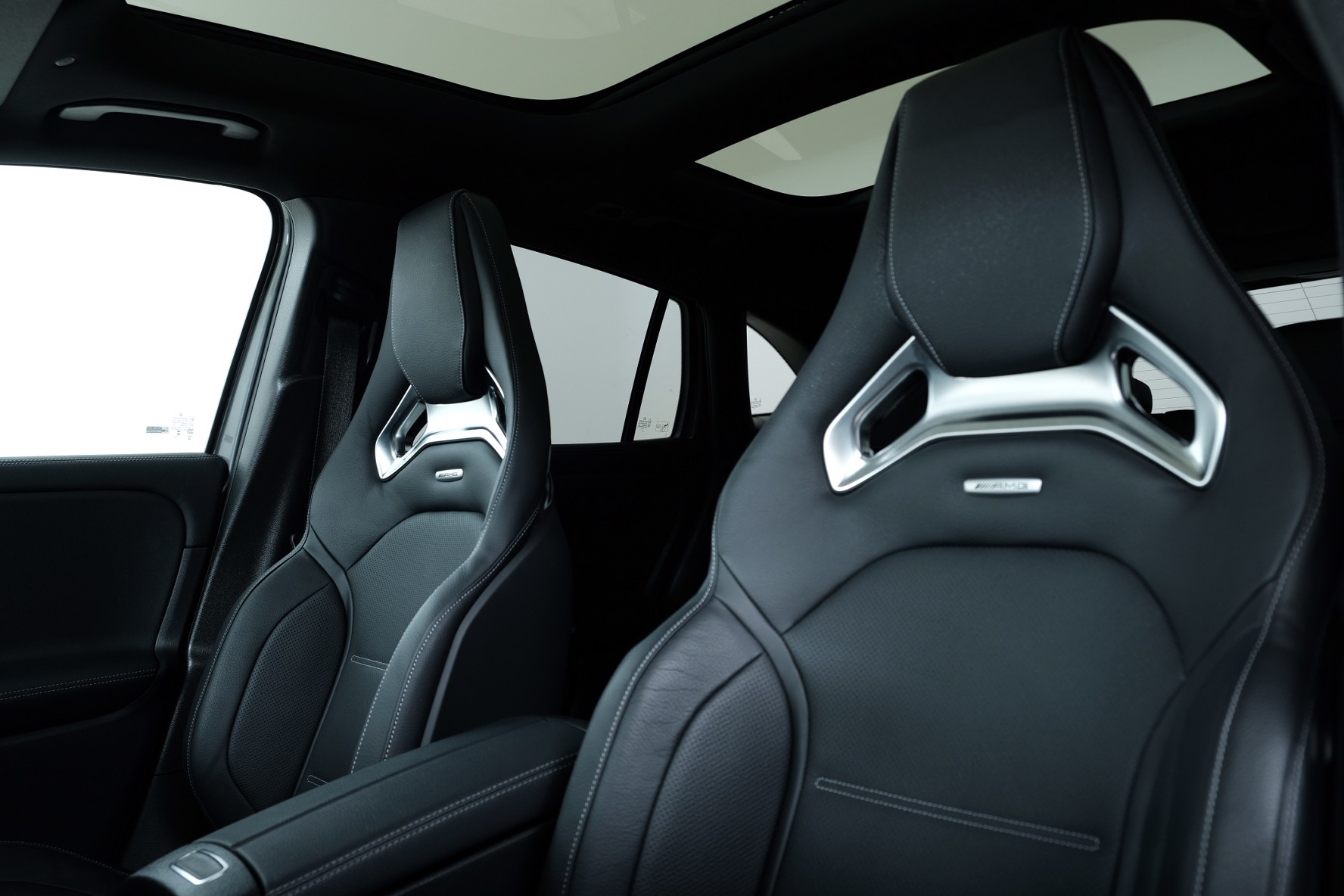 MERCEDES-BENZ GLA AMG 35 4Matic 8G-DCT - 9