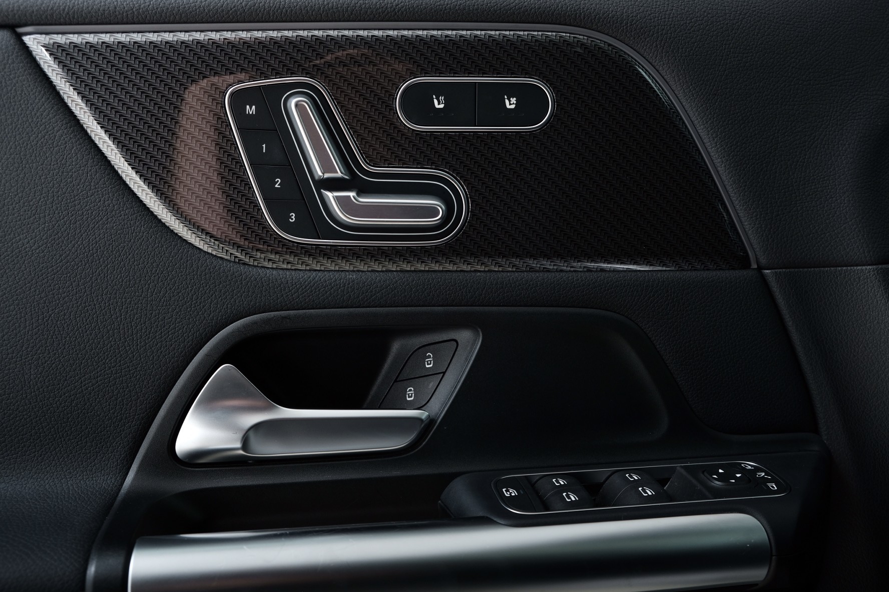 MERCEDES-BENZ GLA AMG 35 4Matic 8G-DCT - 14