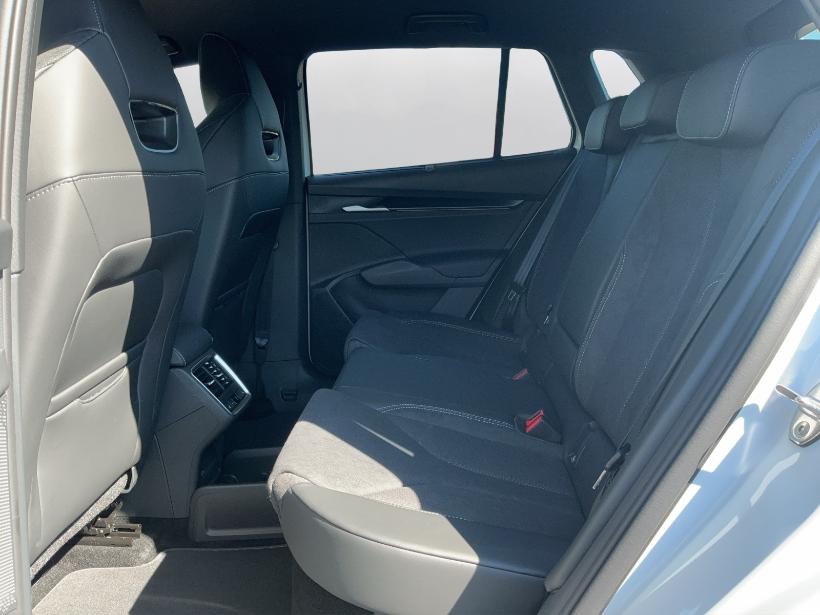 SKODA Elroq 85x Sportline 4x4 - 11