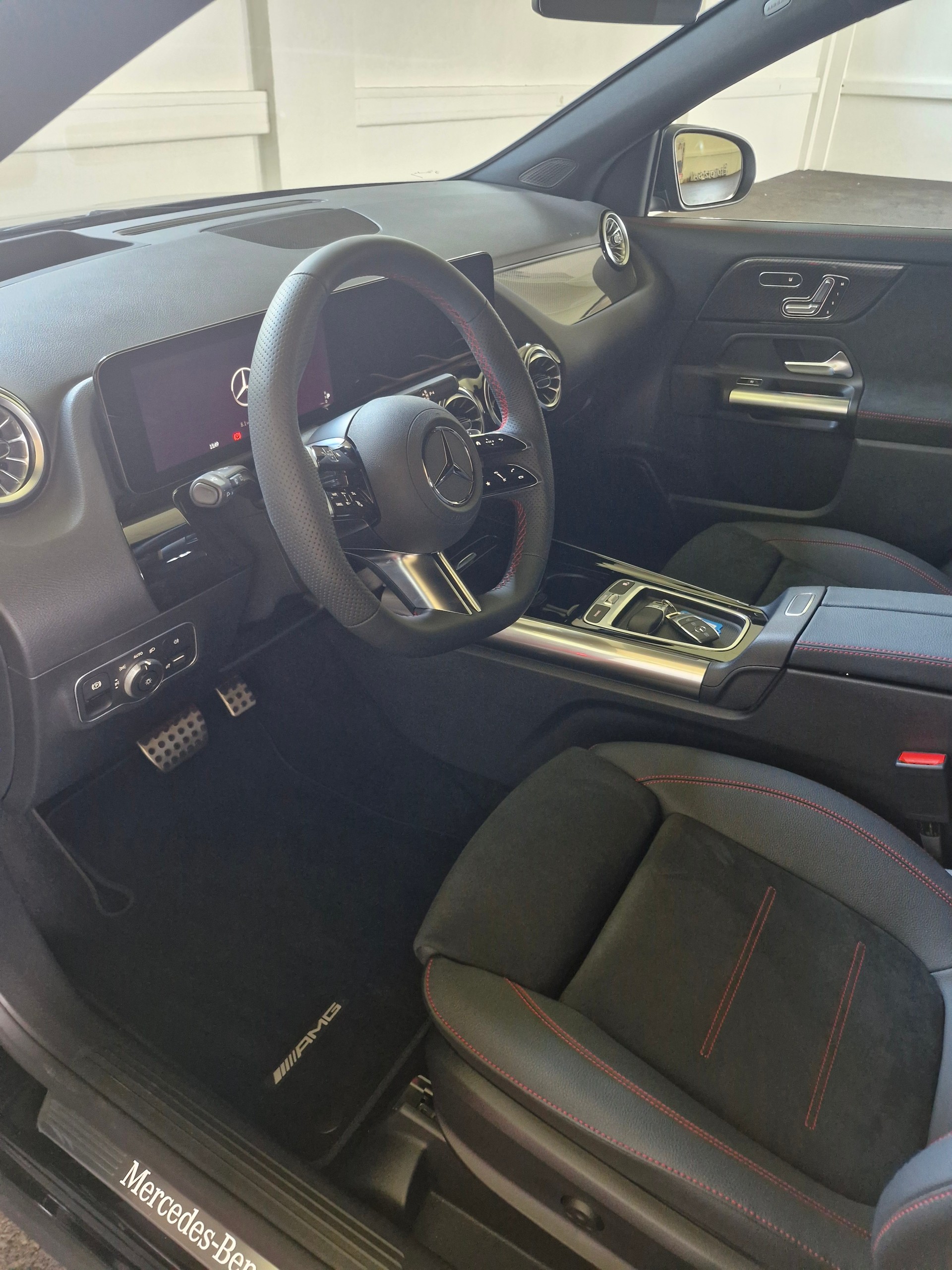 MERCEDES-BENZ GLA 220 4Matic 8G-DCT - 5
