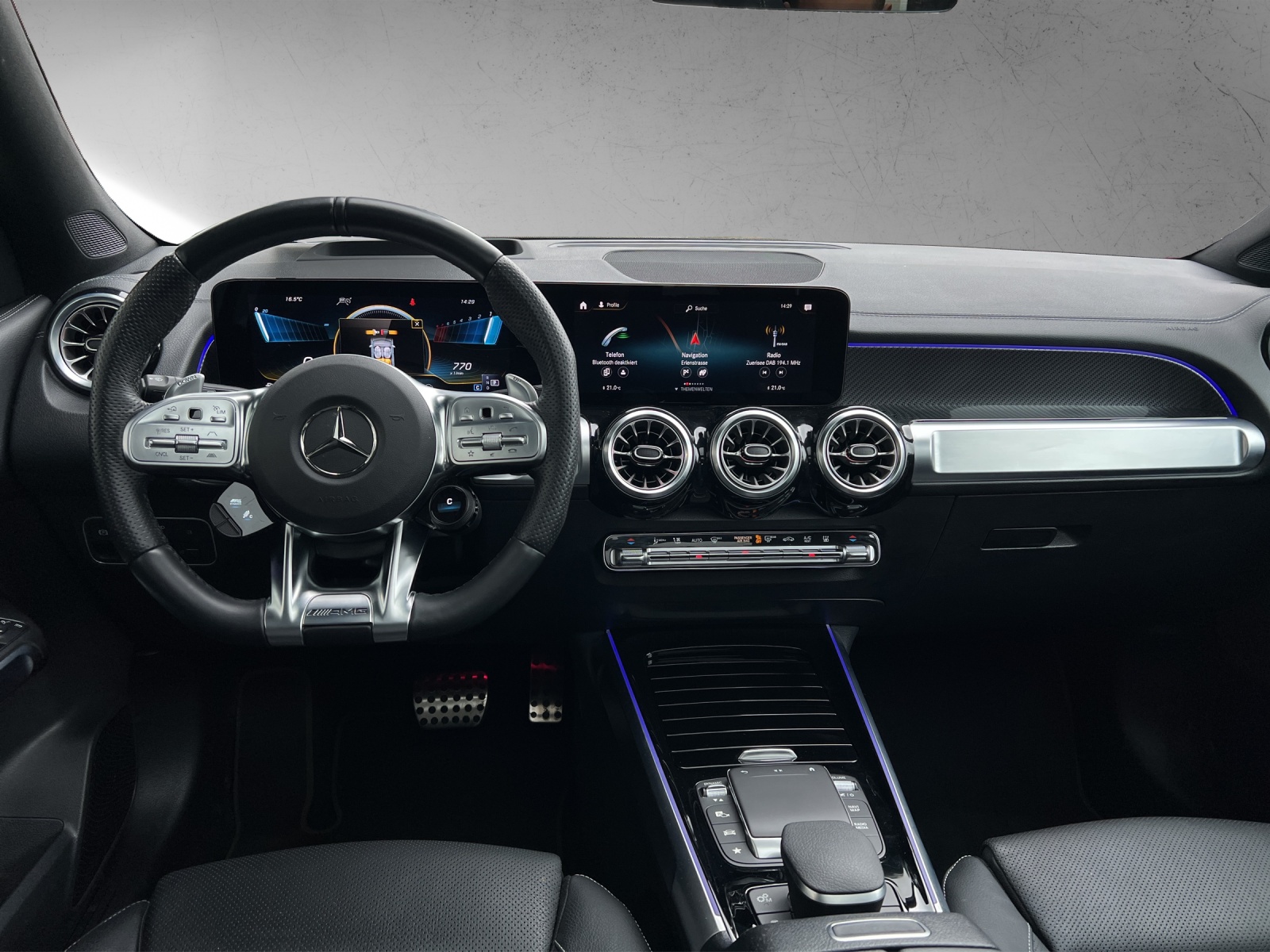 MERCEDES-BENZ GLB 35 AMG 4 MATIC - 8