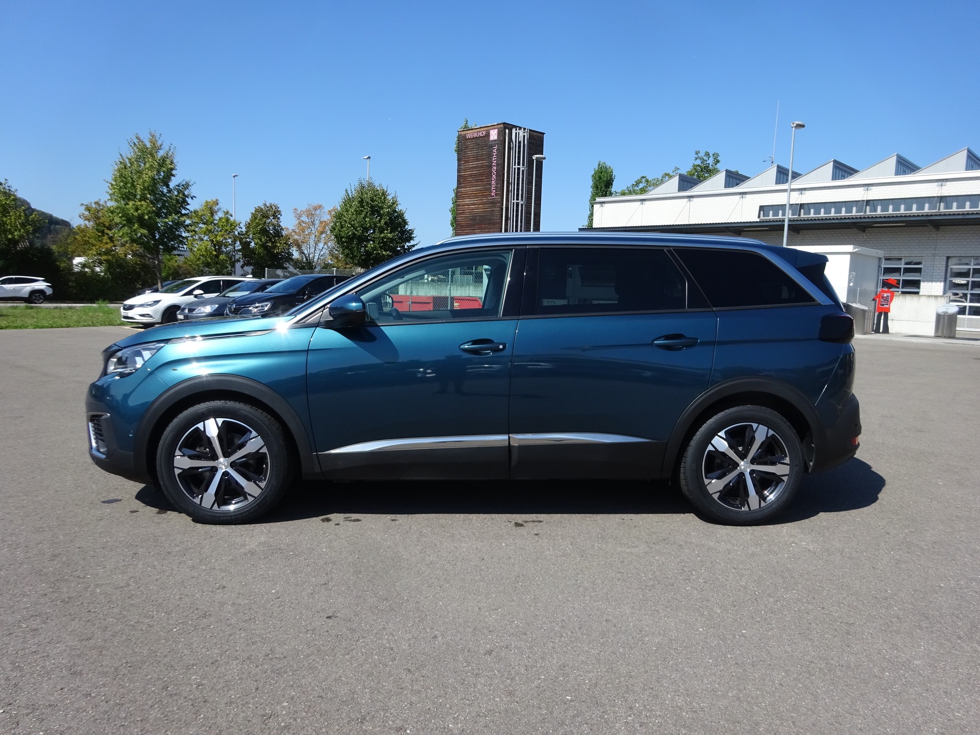 PEUGEOT 5008 1.2 Pure Tech Allure EAT8 - 10