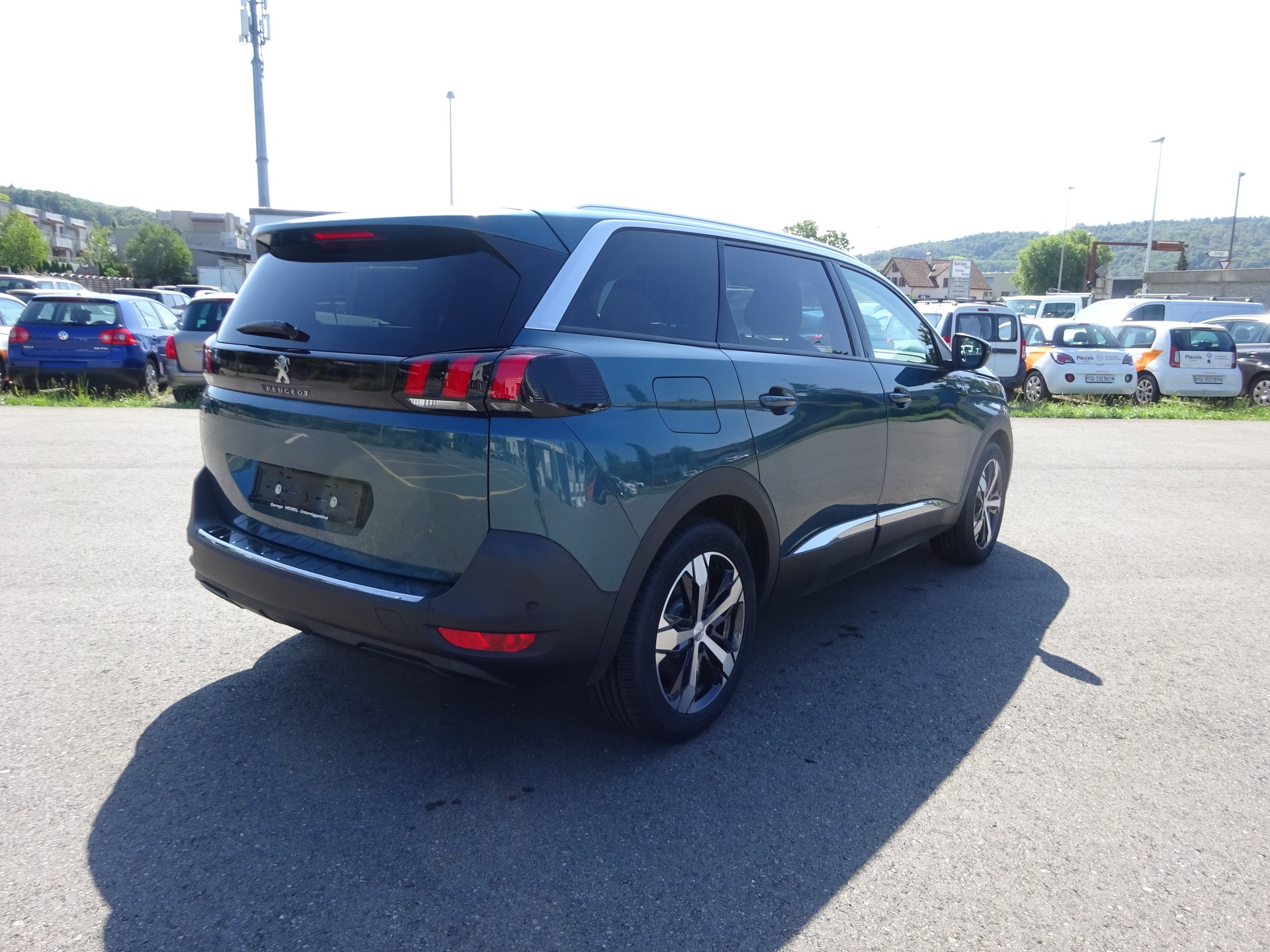 PEUGEOT 5008 1.2 Pure Tech Allure EAT8 - 6