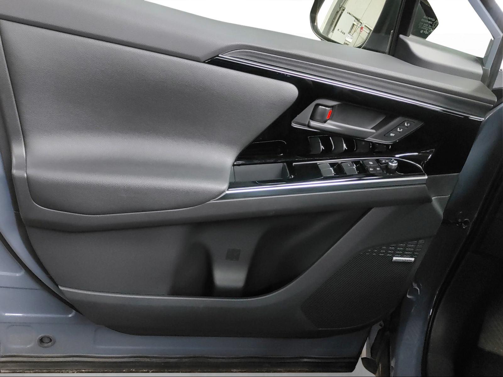 SUBARU Solterra eV Luxury AWD - 9