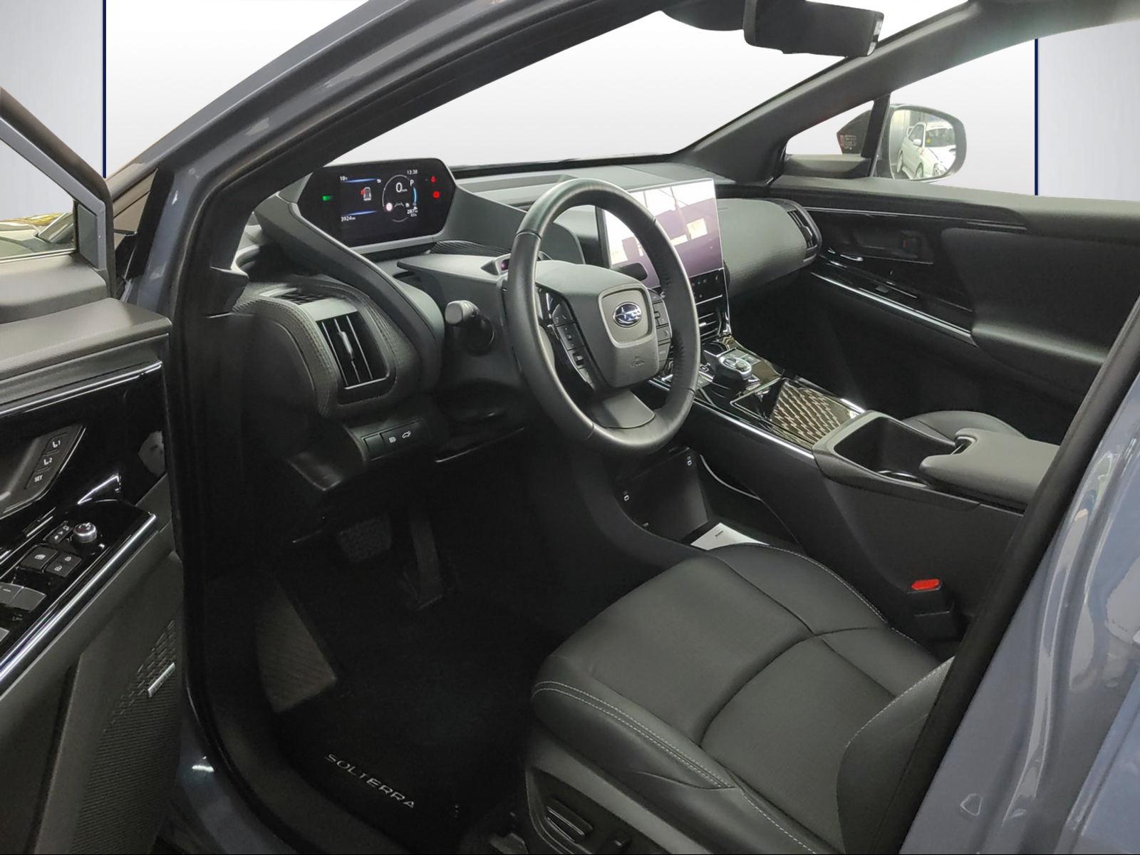 SUBARU Solterra eV Luxury AWD - 8