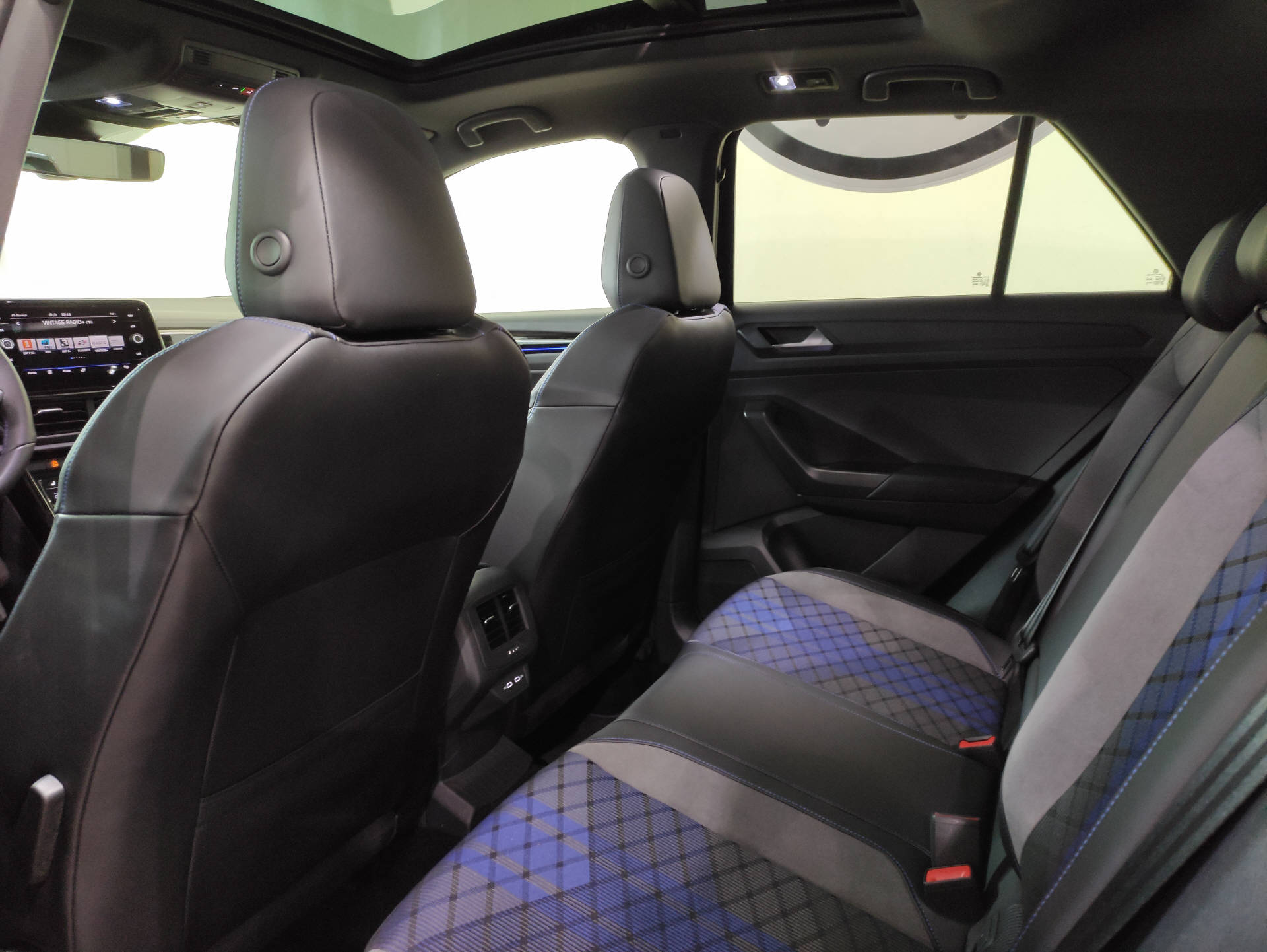 VW T-Roc 2.0 TSI R Black-Style DSG 4motion - 12
