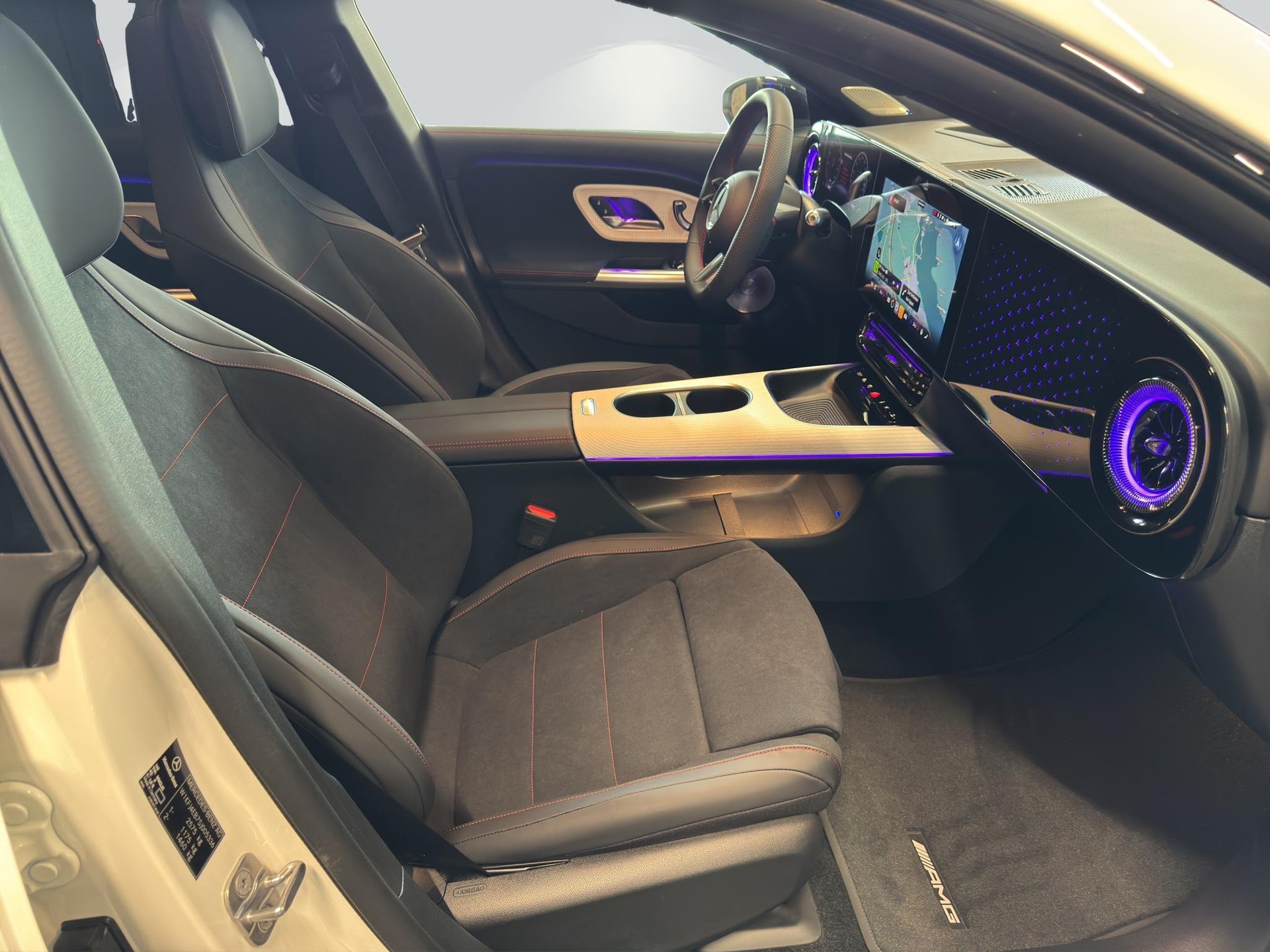 MERCEDES-BENZ CLA 350 AMG Line 4MATIC - 9