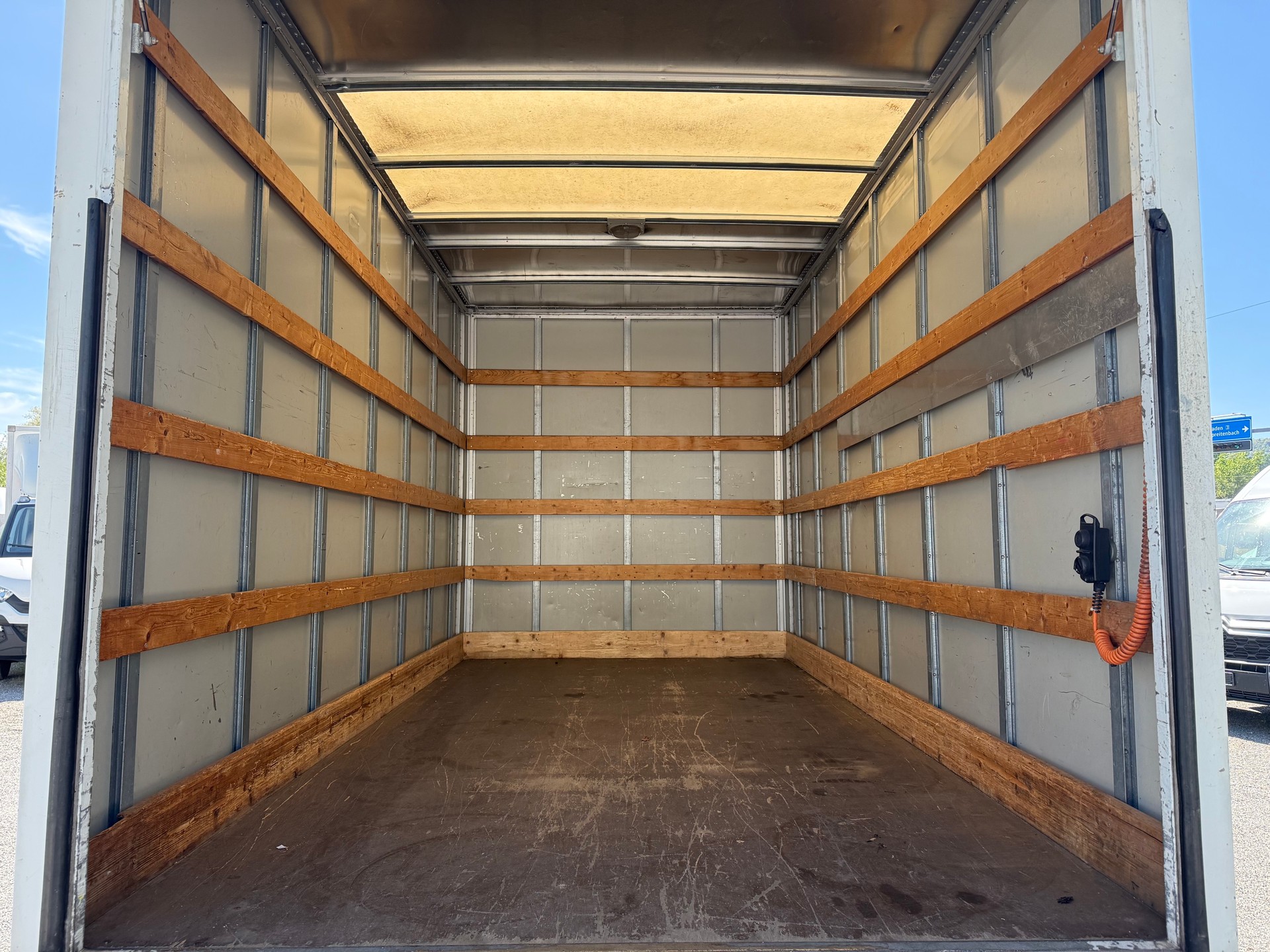 VW LT 35 2.5 TDI Koffer mit Hebebühne - 4