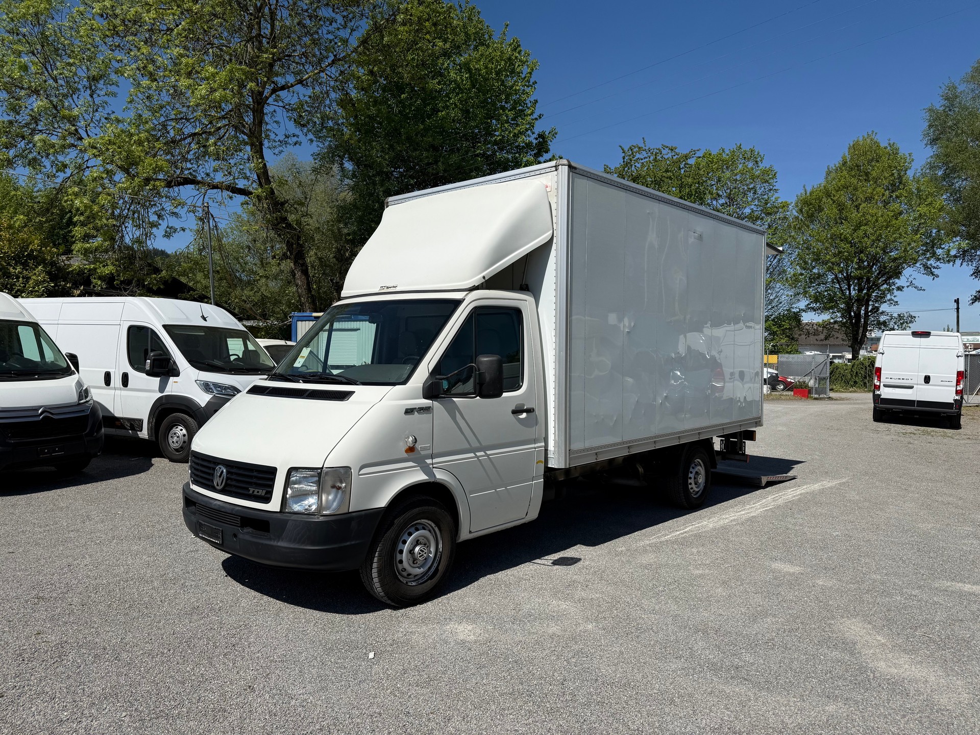 VW LT 35 2.5 TDI Koffer mit Hebebühne
