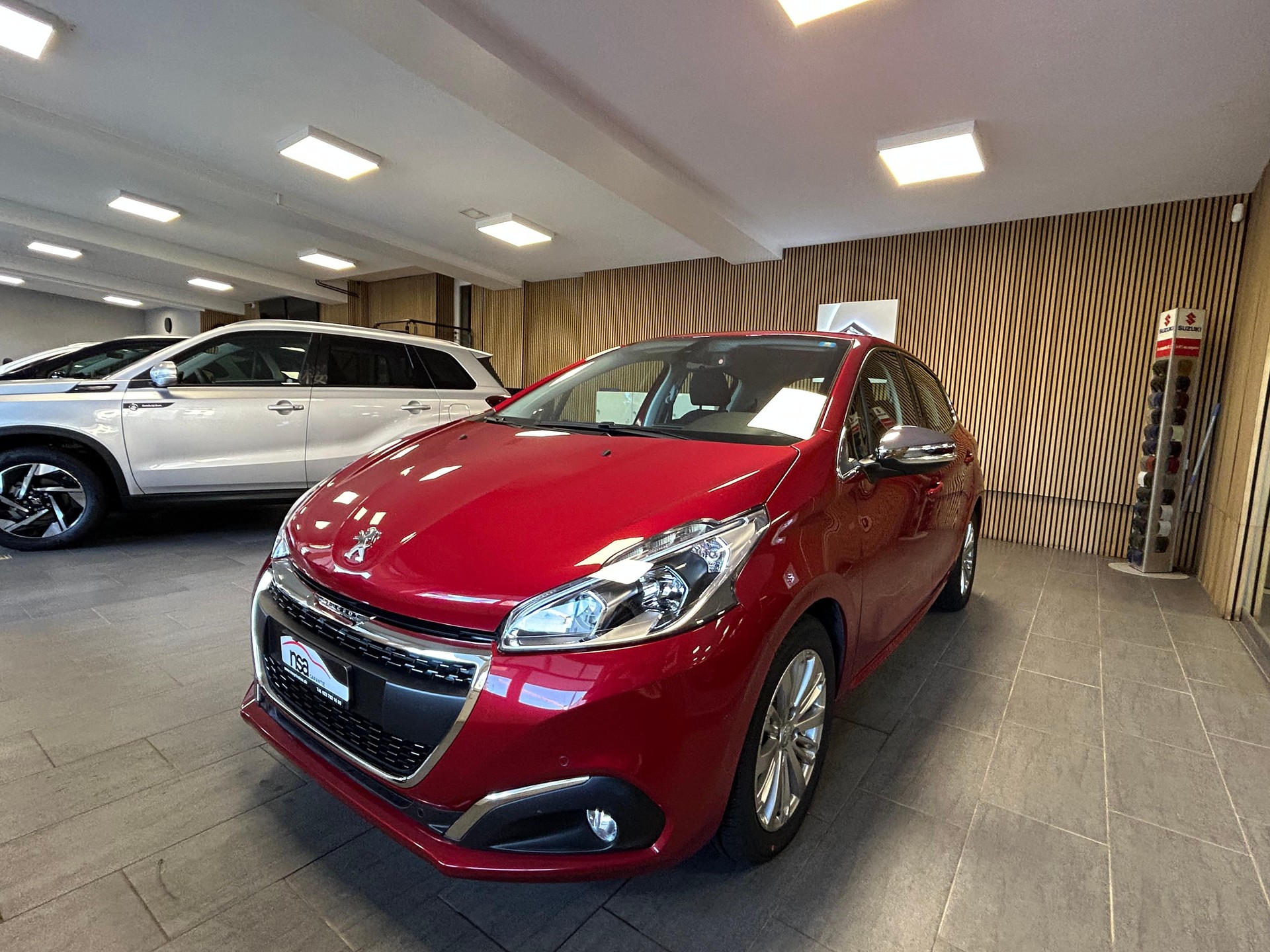 PEUGEOT 208 1.2 PureTech Allure S/S AUTOMATIQUE - 4