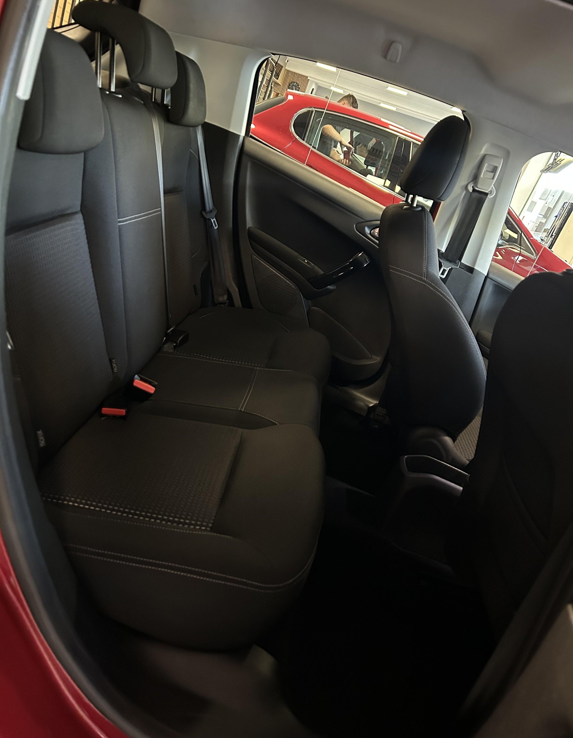 PEUGEOT 208 1.2 PureTech Allure S/S AUTOMATIQUE - 17