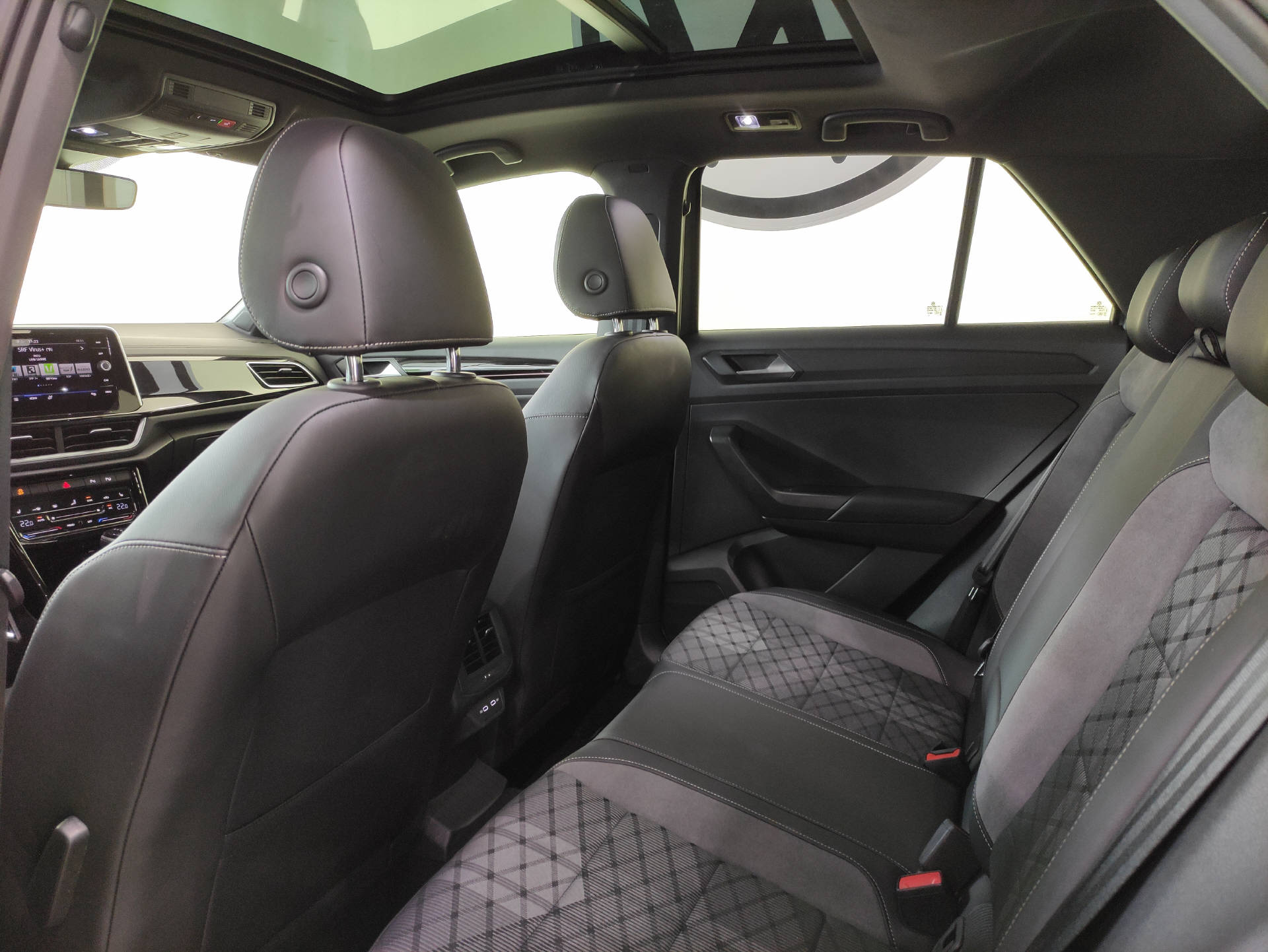 VW T-Roc 2.0 TSI R-Line DSG 4motion - 12