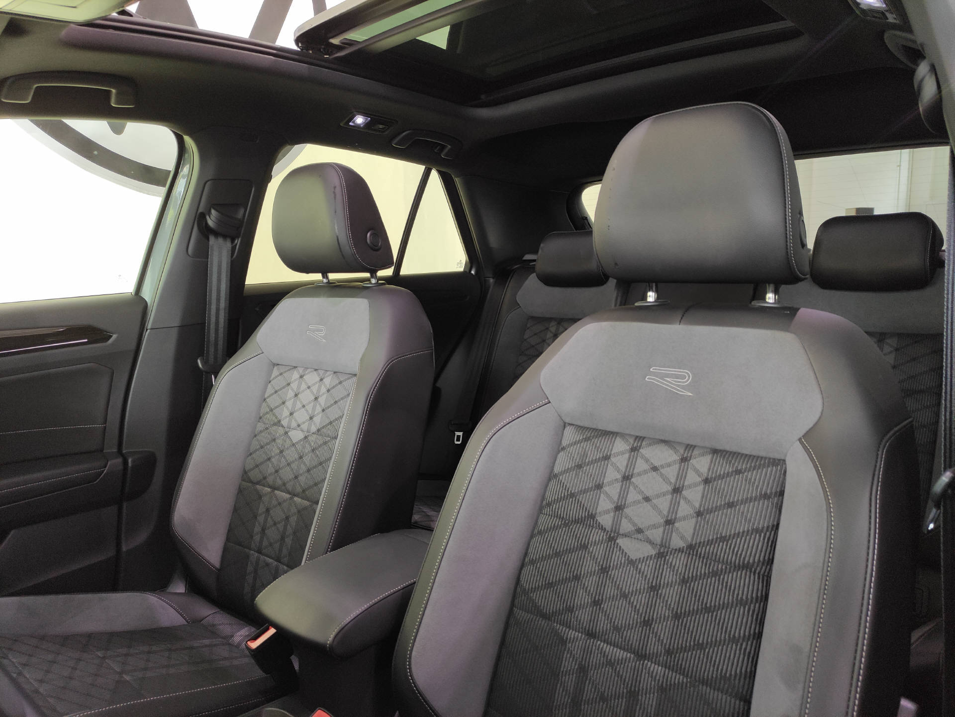 VW T-Roc 2.0 TSI R-Line DSG 4motion - 5