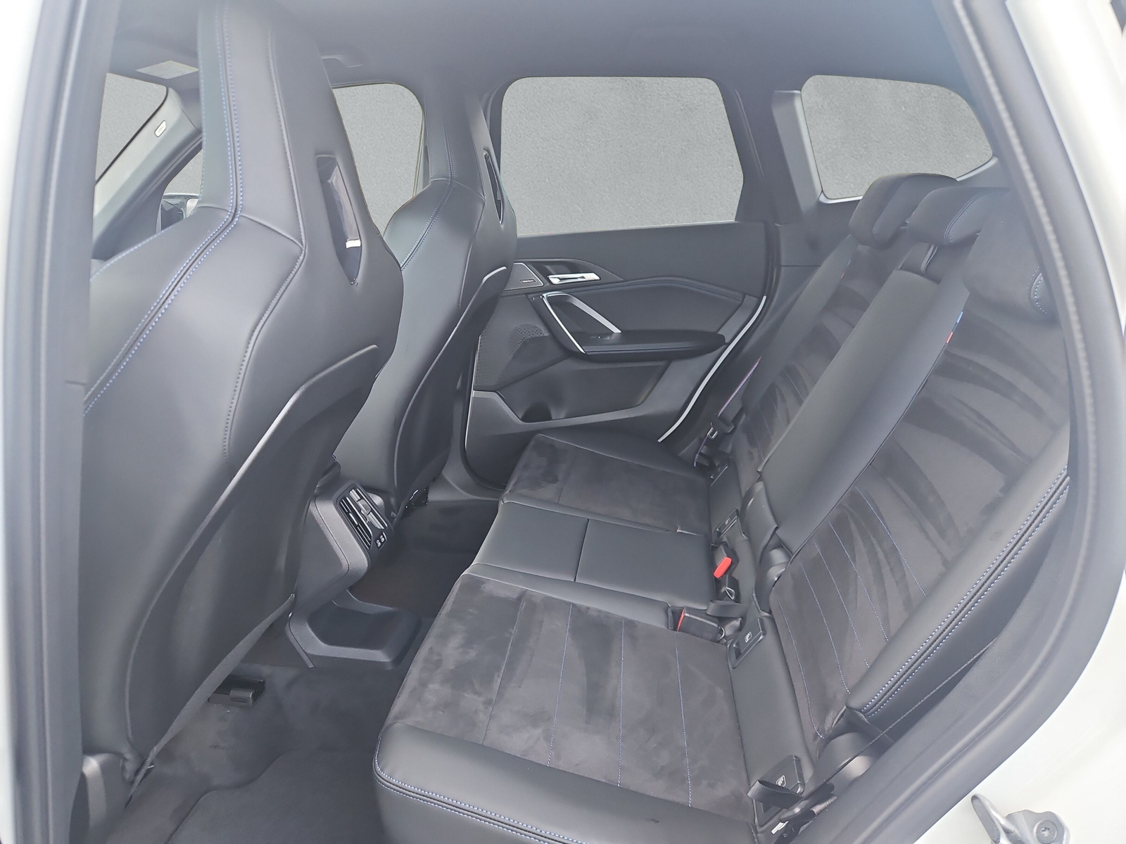 BMW X1 xDrive M35i M-Sport Pro - 12