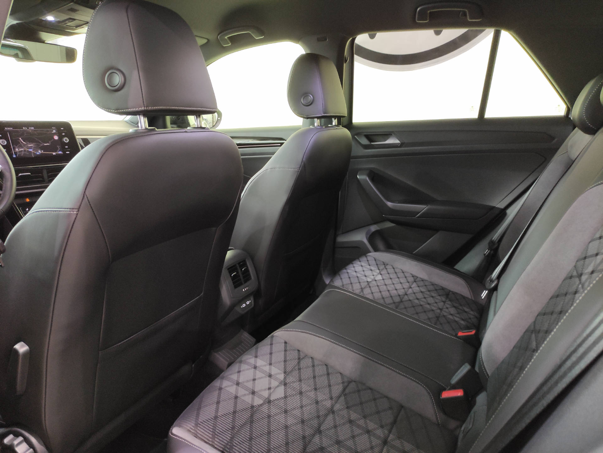 VW T-Roc 2.0 TSI R-Line Black-Style DSG 4motion - 12
