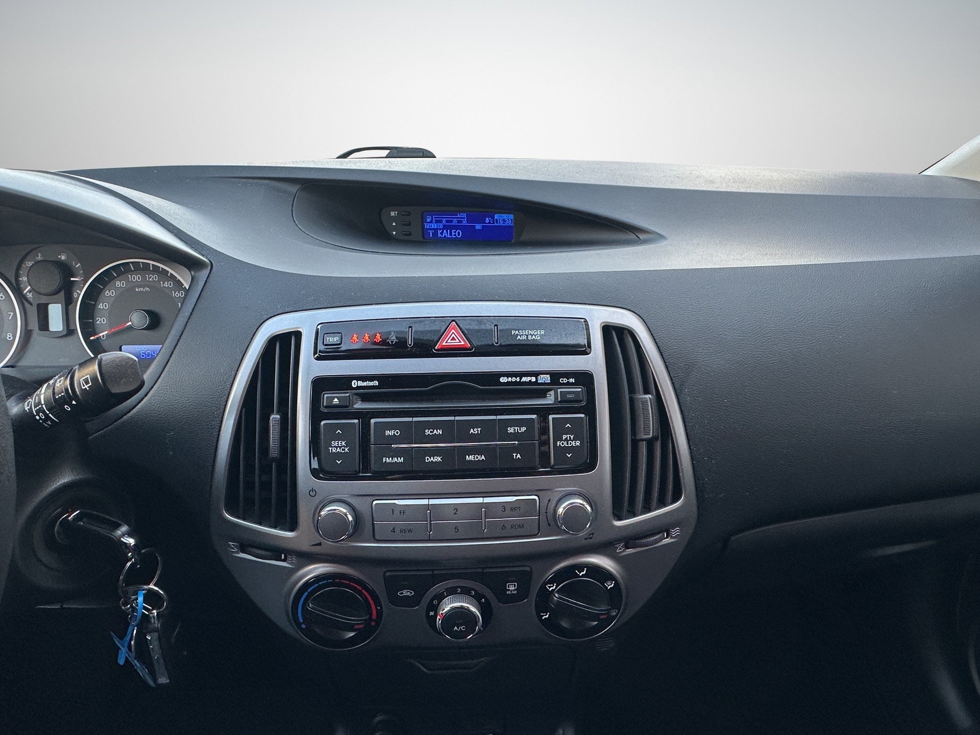 HYUNDAI i20 1.4 exxtraa - 16