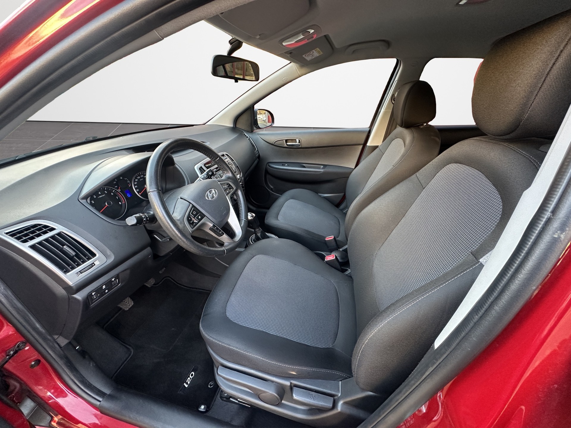 HYUNDAI i20 1.4 exxtraa - 10