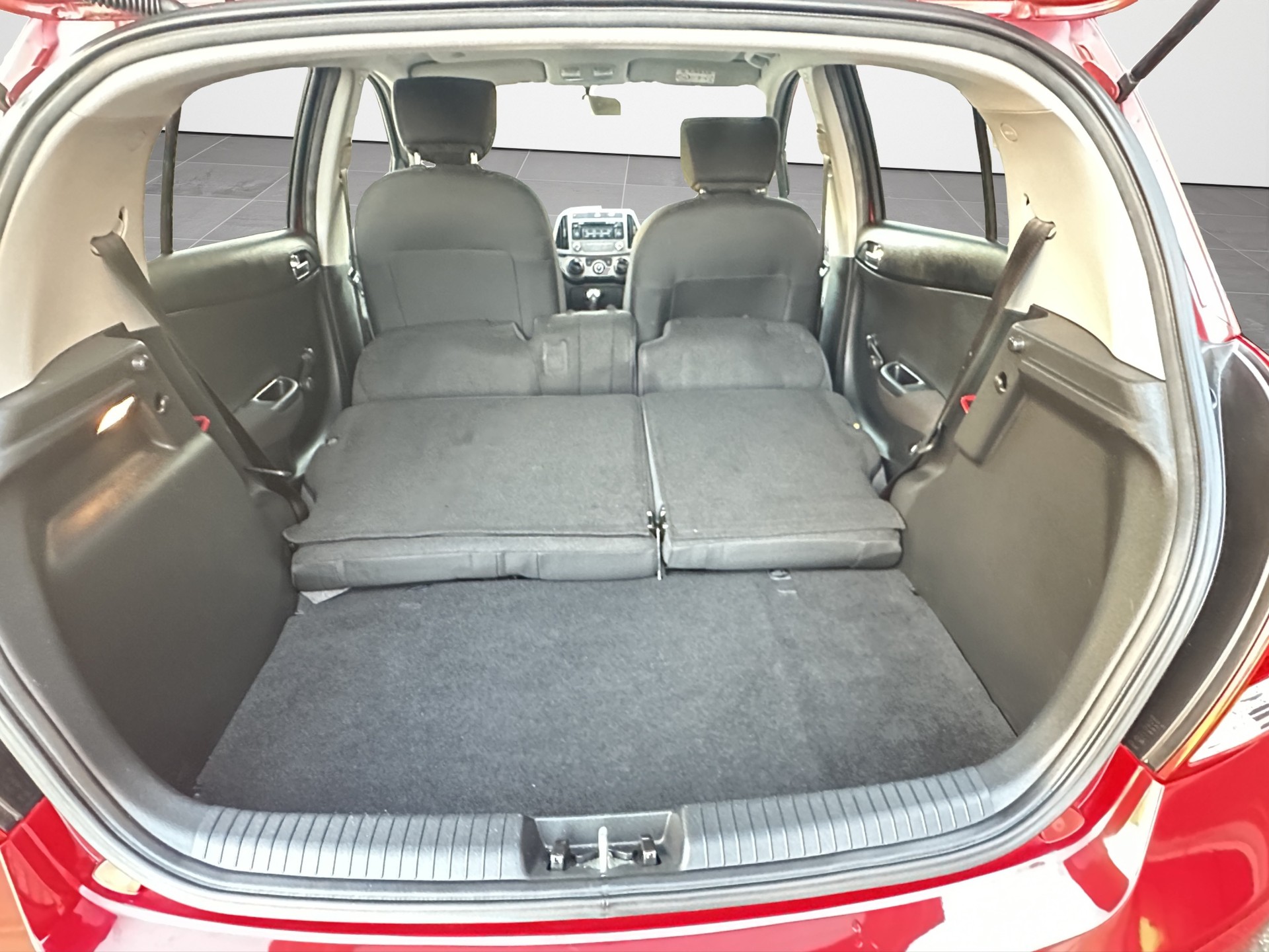 HYUNDAI i20 1.4 exxtraa - 19