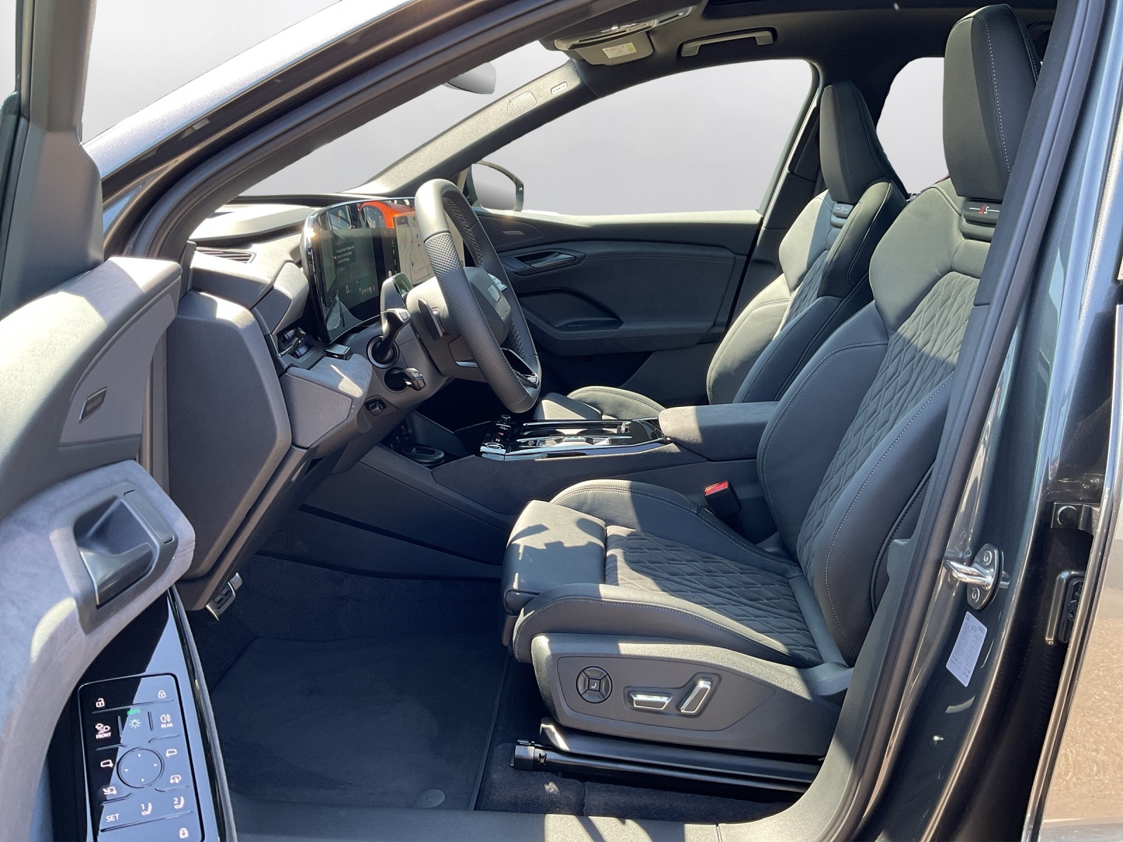 AUDI Q6 e-tron quattro - 10