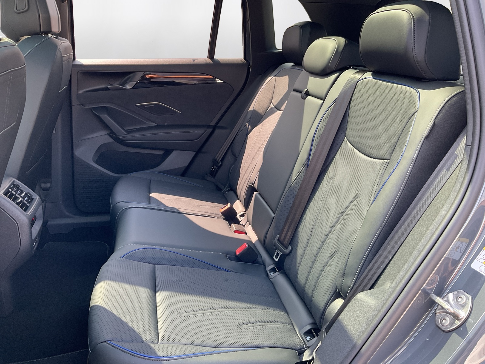 VW Tiguan 2.0 TSI DSG R-Line Plus 4Motion - 11