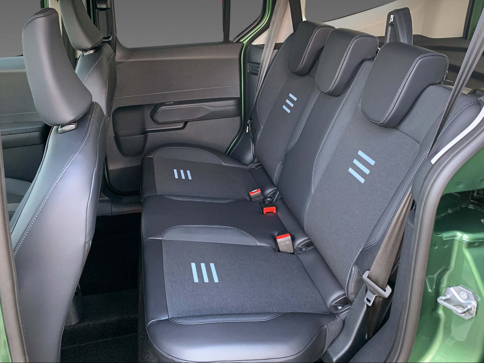 FORD Tourneo Courier 1.0 EcoBoost Active - 12