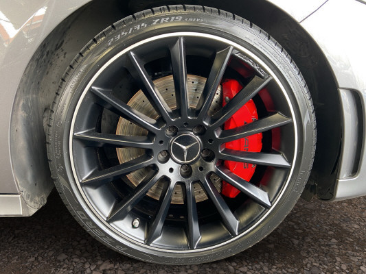 MERCEDES-BENZ A 35 AMG 4Matic - 8