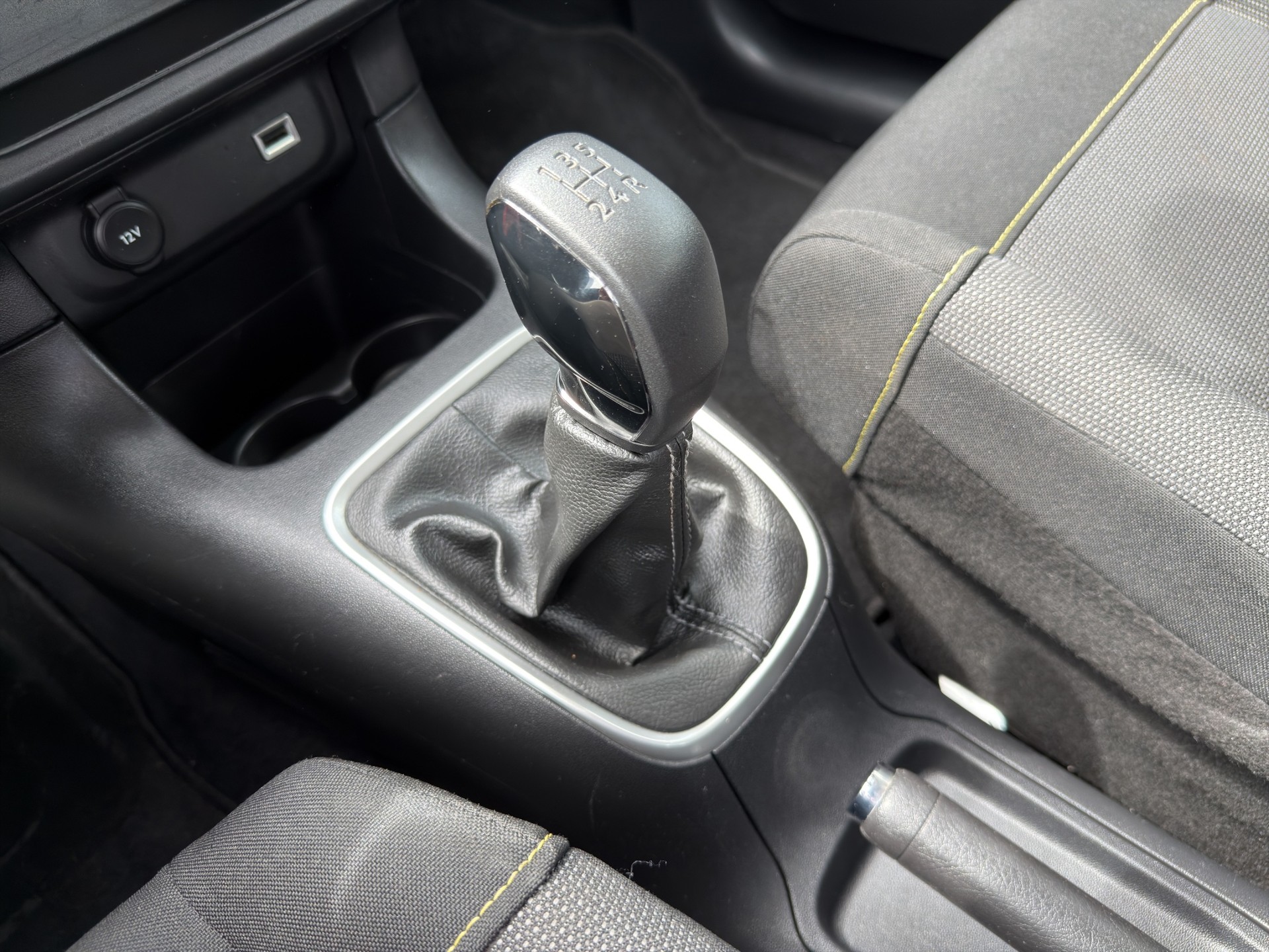 CITROEN C3 1.2 Swiss Edition + - 11
