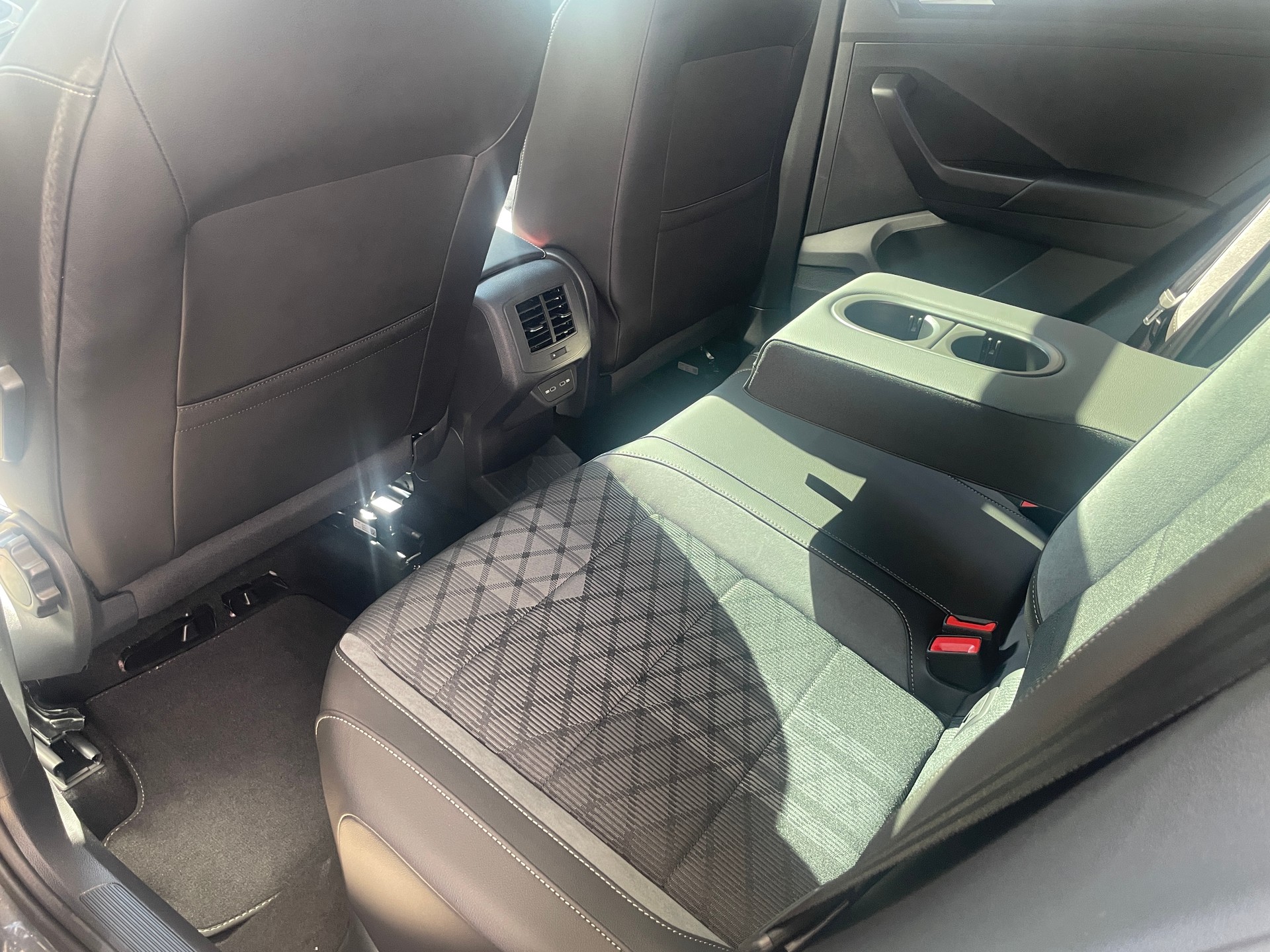 VW T-Roc 2.0 TSI R-Line DSG 4Motion - 7