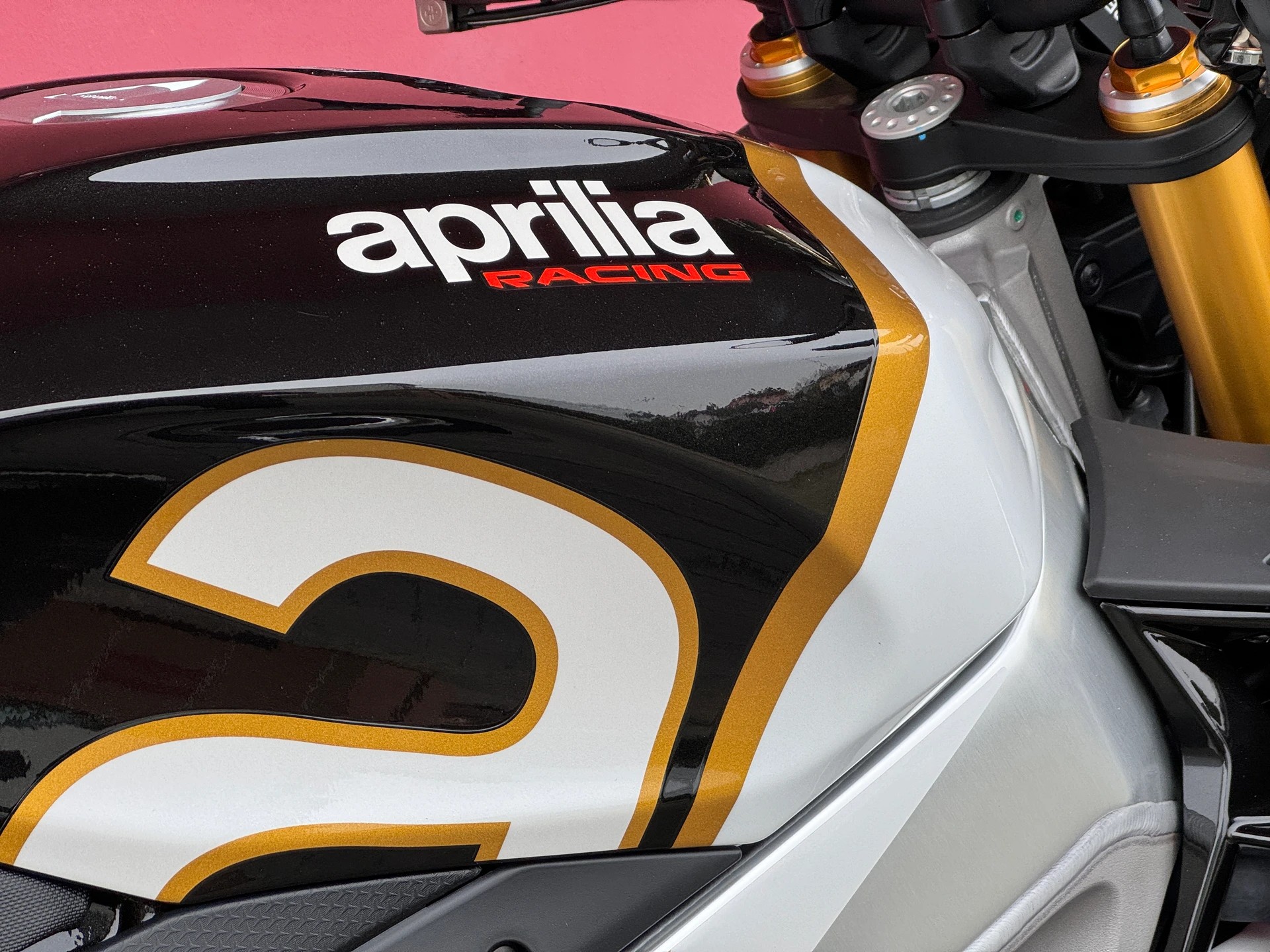 APRILIA Tuono V4 1100 Factory - 4