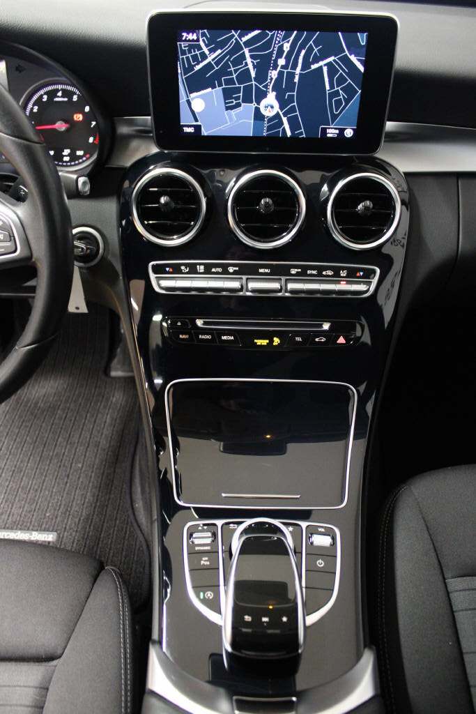 MERCEDES-BENZ C 200 4Matic Limousine - 10