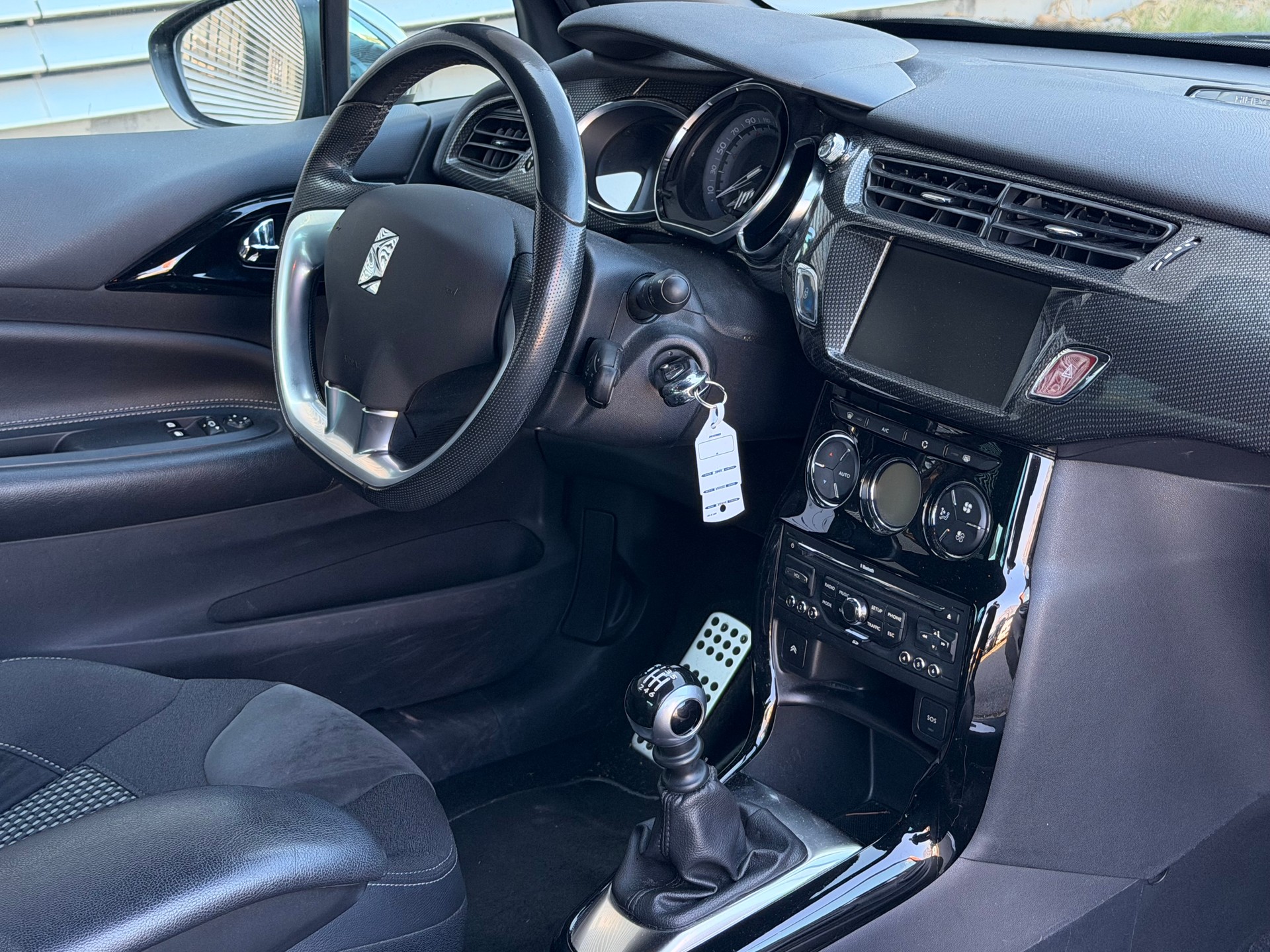 DS AUTOMOBILES DS3 1.6 THP Ultra Prestige - 8