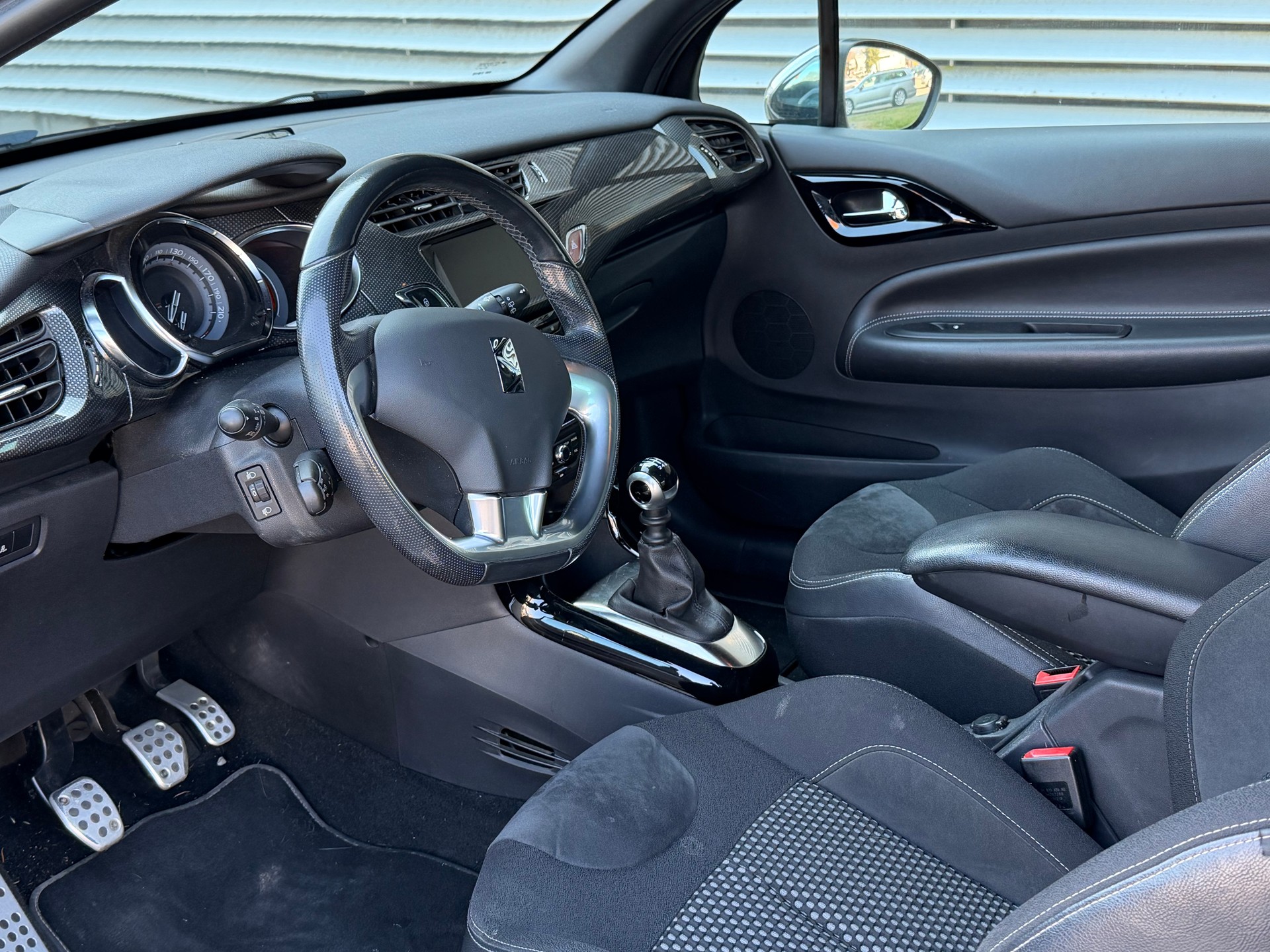 DS AUTOMOBILES DS3 1.6 THP Ultra Prestige - 9