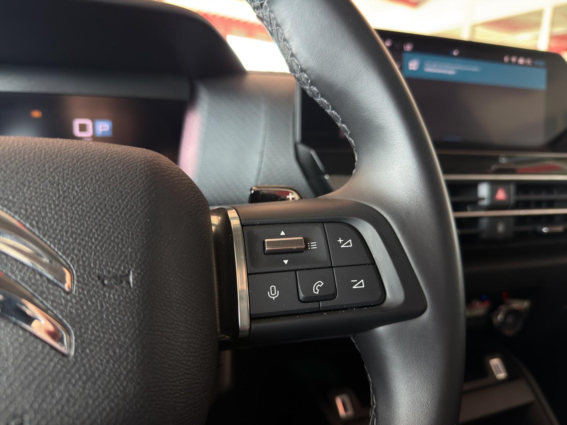 CITROEN C4 1.2 PureTech Max - 38