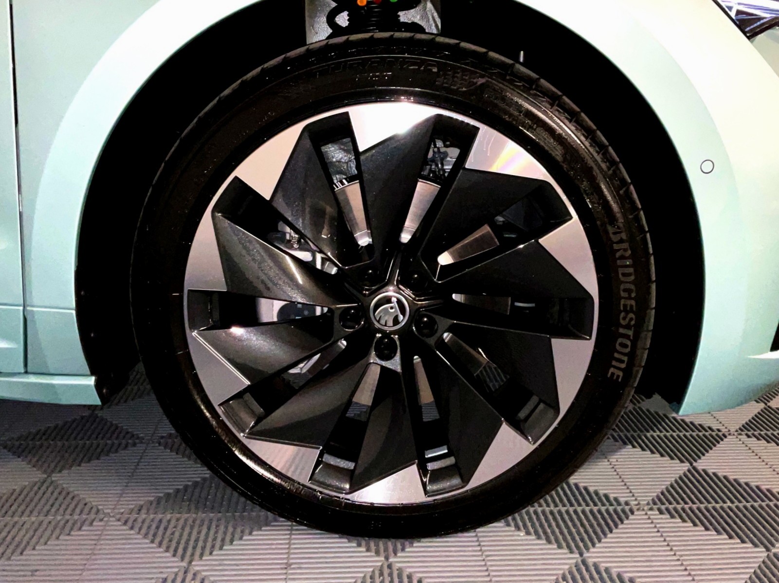 SKODA Enyaq iV 80x SportLine - 13