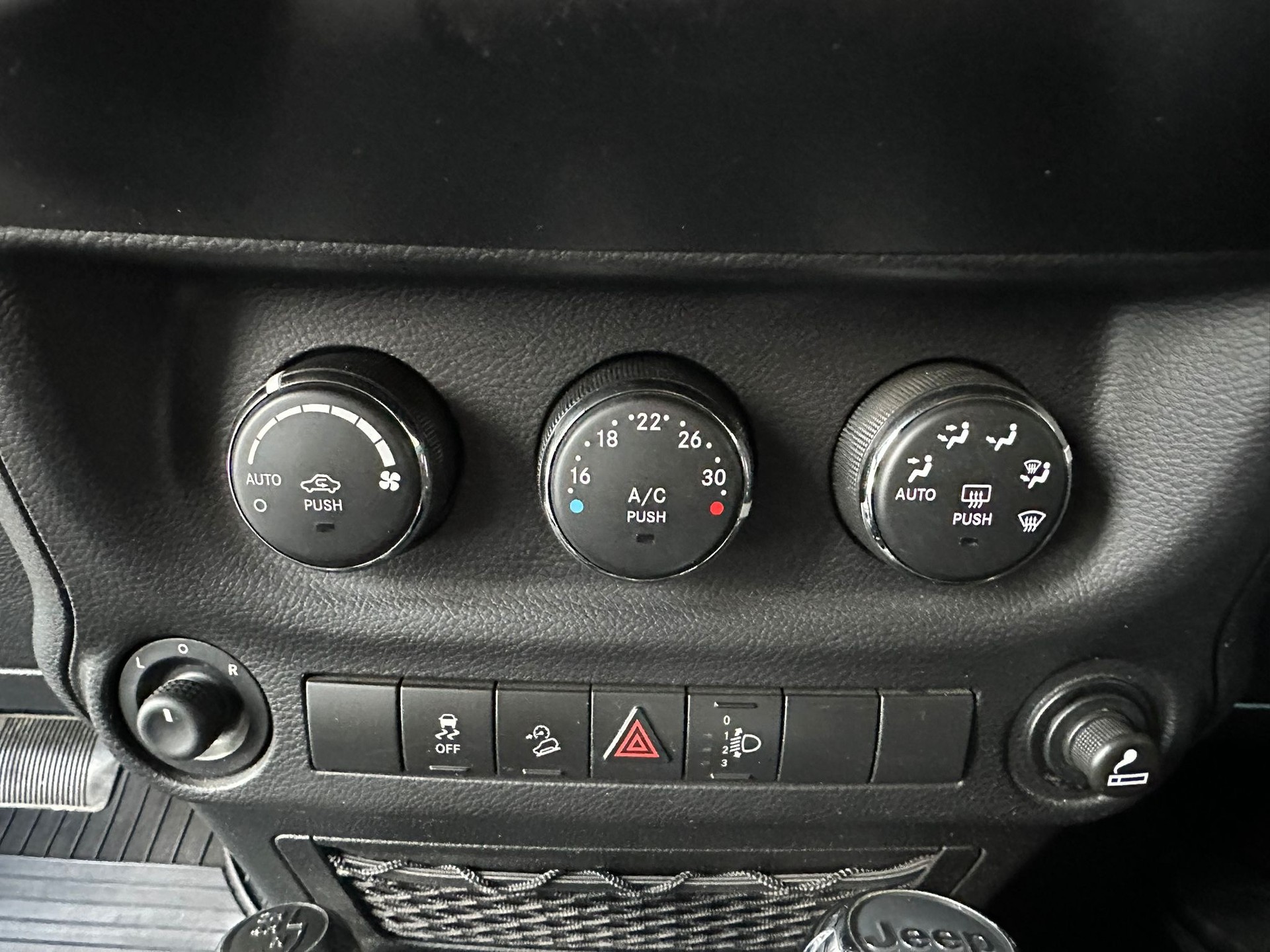 JEEP Wrangler 3.8 Unlimited Sahara Automatic - 12