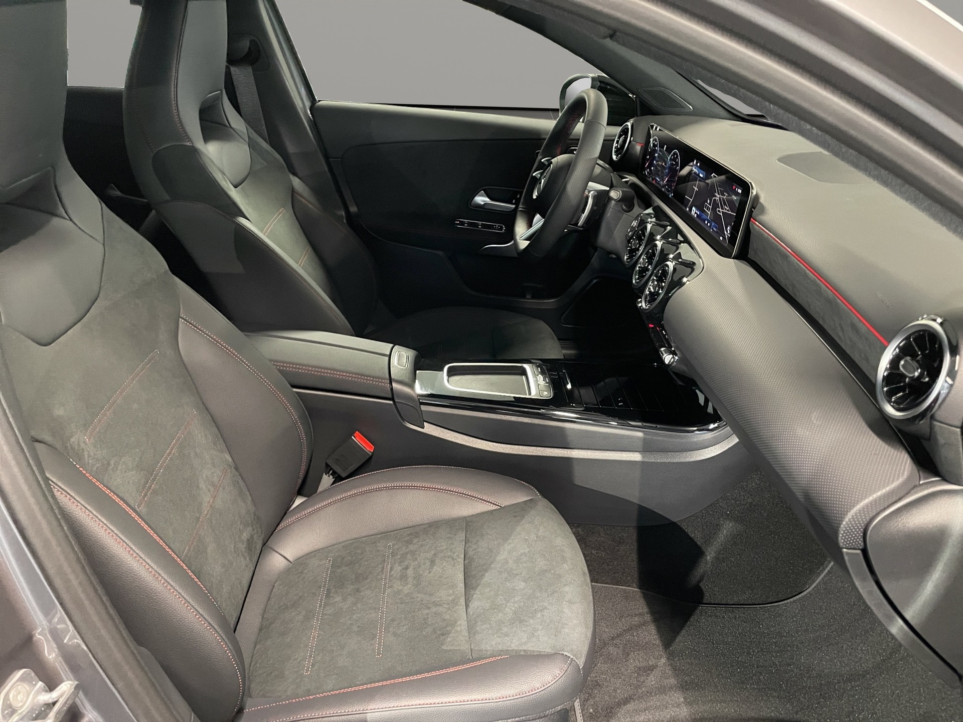 MERCEDES-BENZ A 220 4Matic 8G-DCT - 10