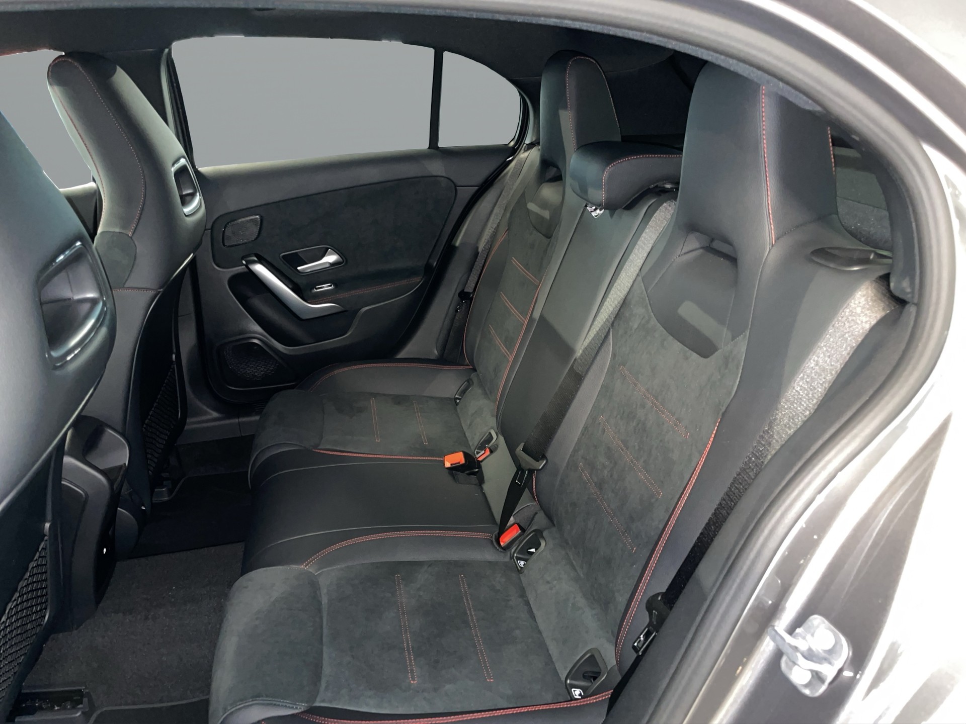 MERCEDES-BENZ A 220 4Matic 8G-DCT - 11