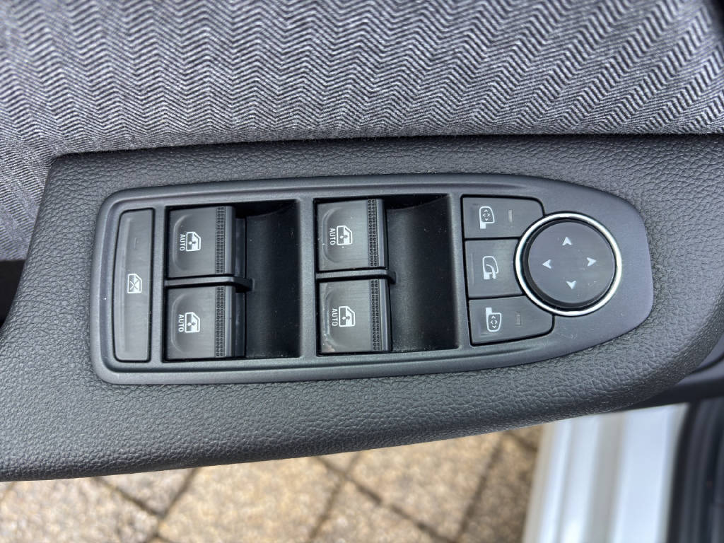 RENAULT Clio 1.6 E-Tech techno - 12