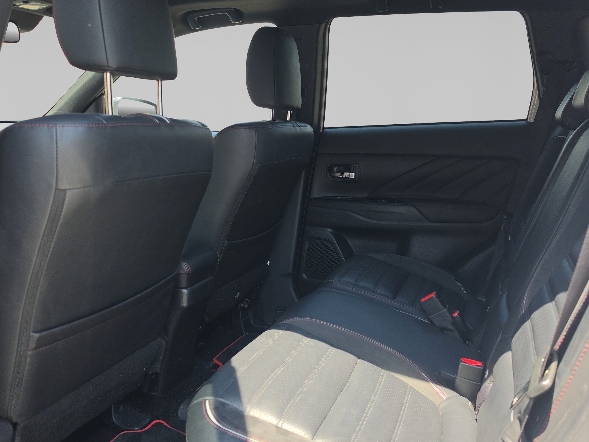 MITSUBISHI OUTLANDER 11