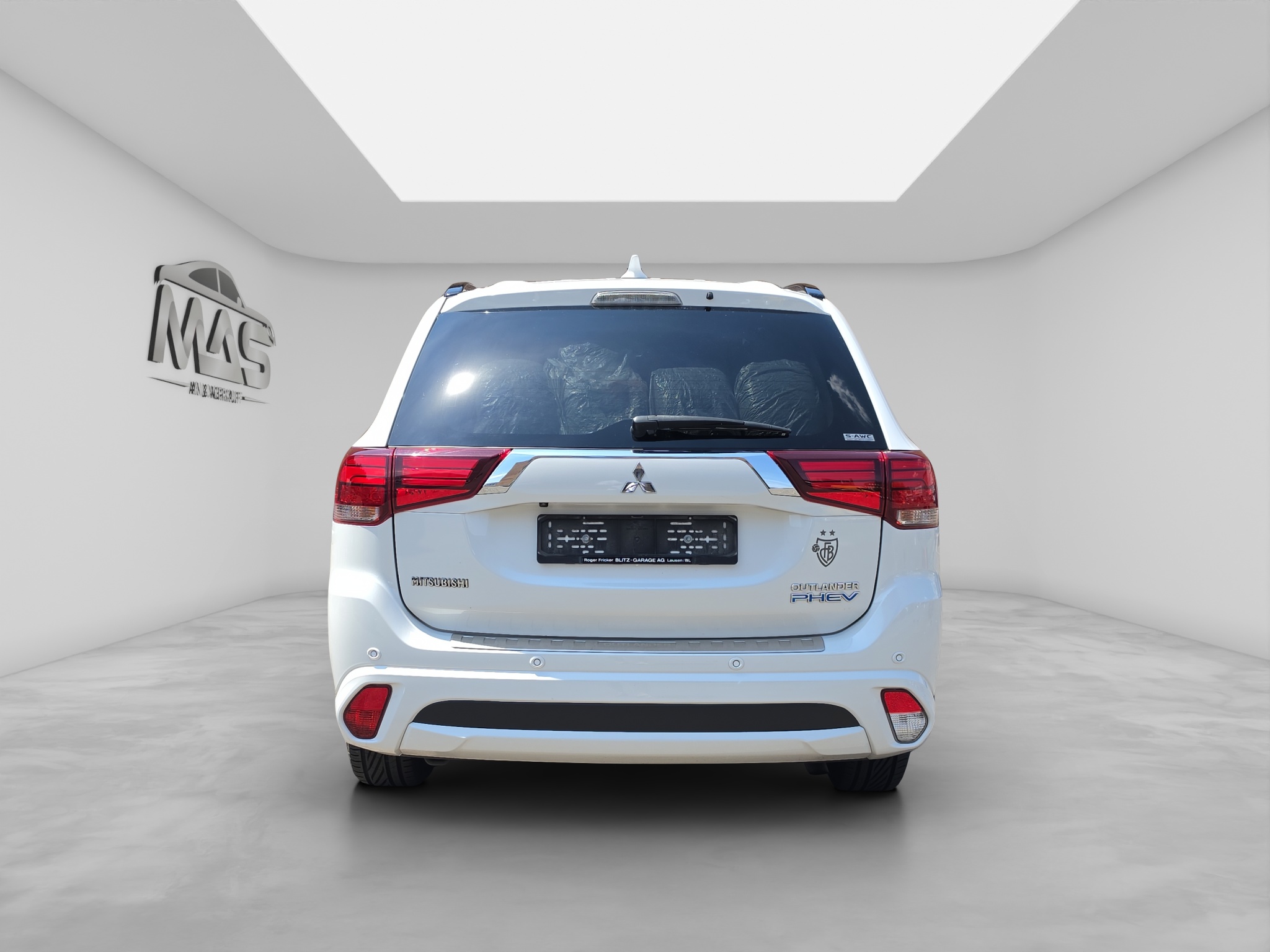 MITSUBISHI OUTLANDER 5