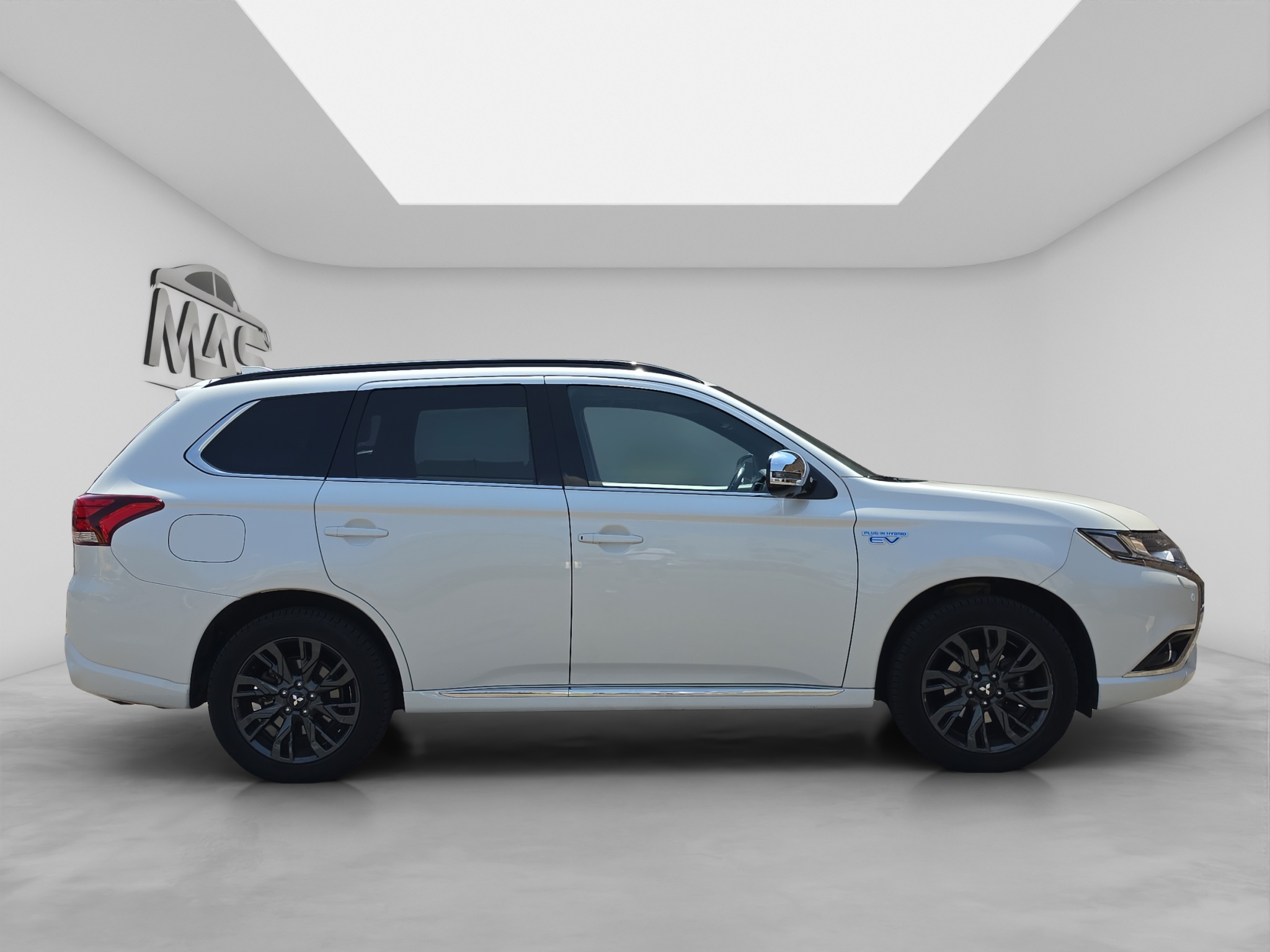 MITSUBISHI OUTLANDER 7