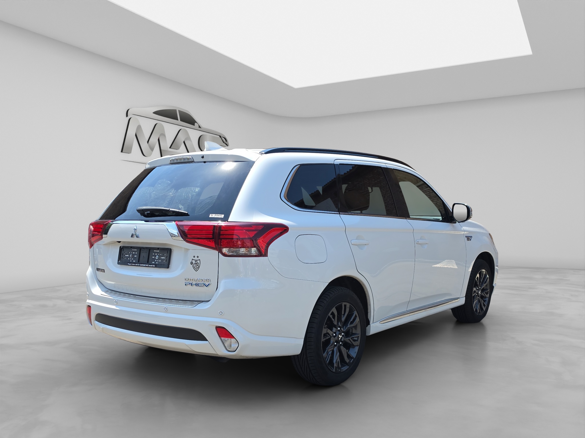 MITSUBISHI OUTLANDER 6