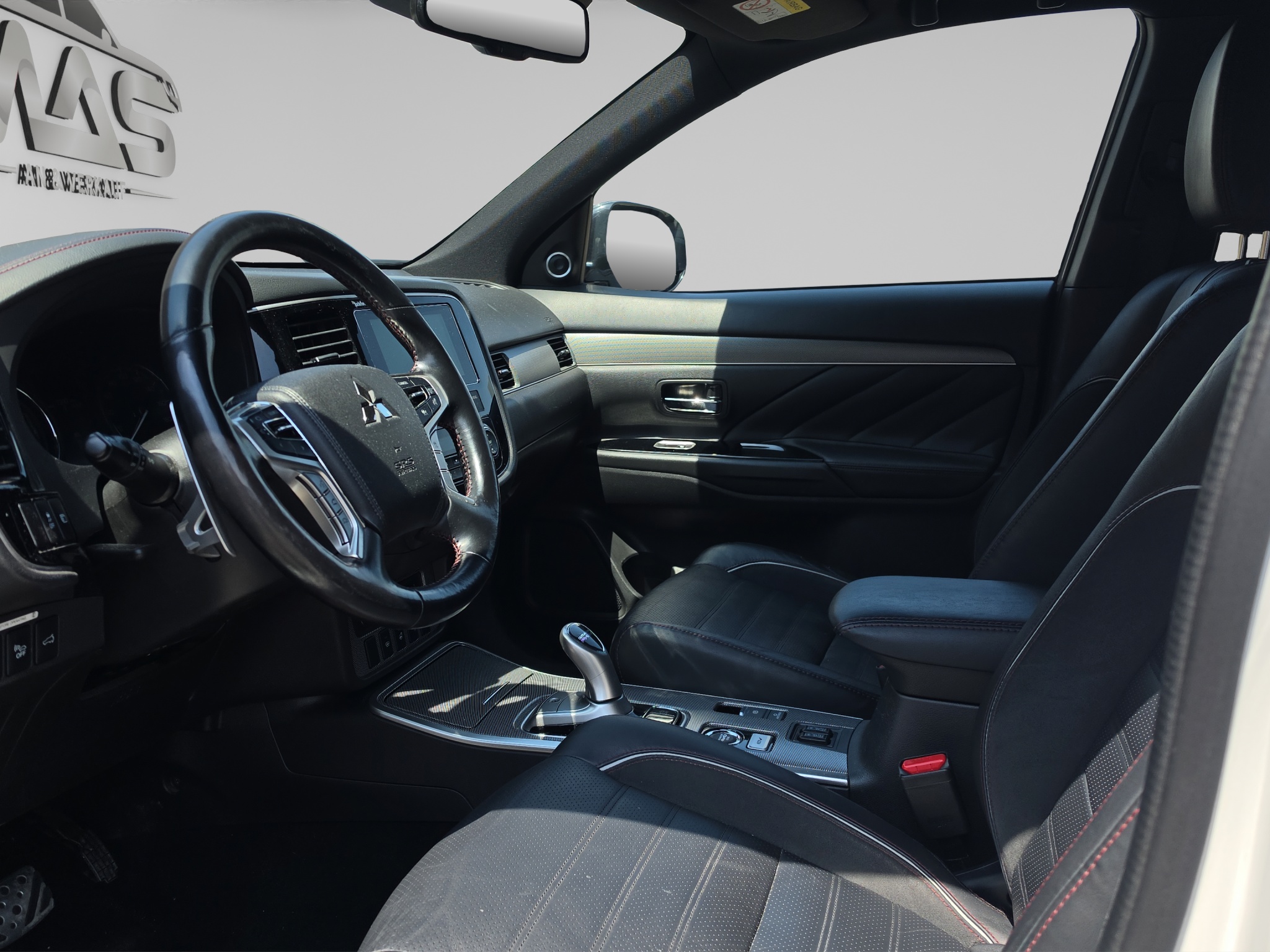 MITSUBISHI OUTLANDER 9