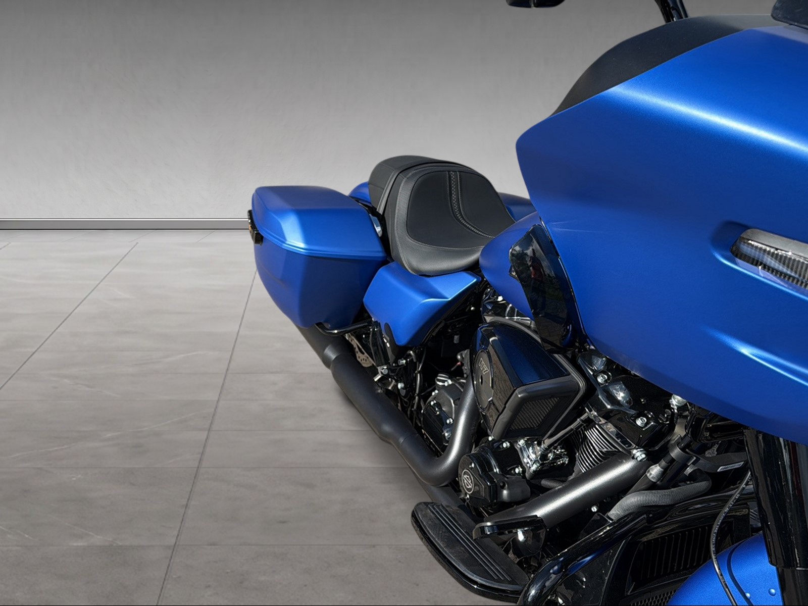 HARLEY-DAVIDSON FLTRX Road Glide Black Finish 117 - 9
